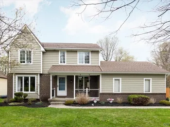 Property at 4 Gina Mdws Meadow, Amherst, NY 14051