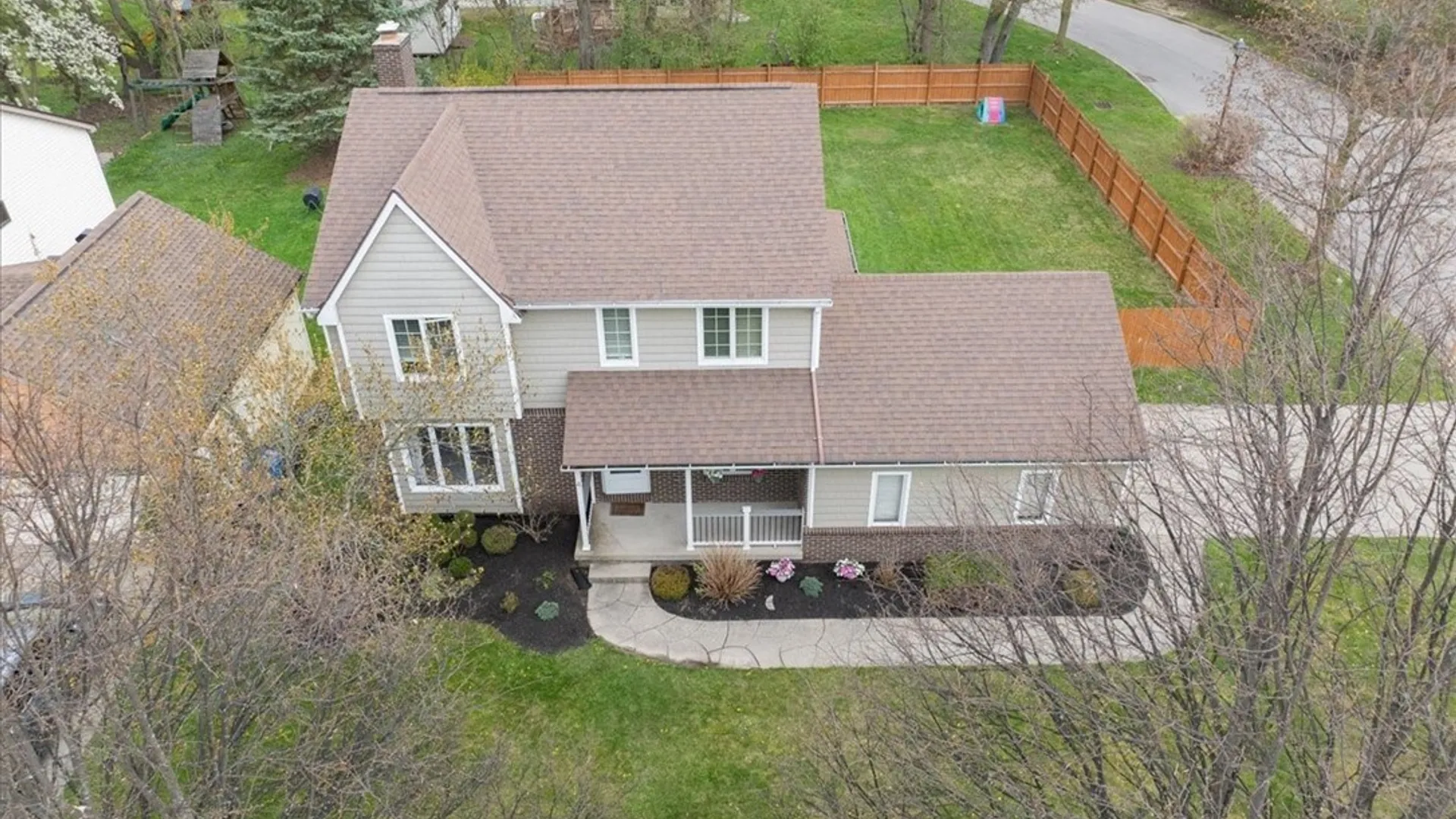 Property at 4 Gina Mdws Meadow, Amherst, NY 14051 25