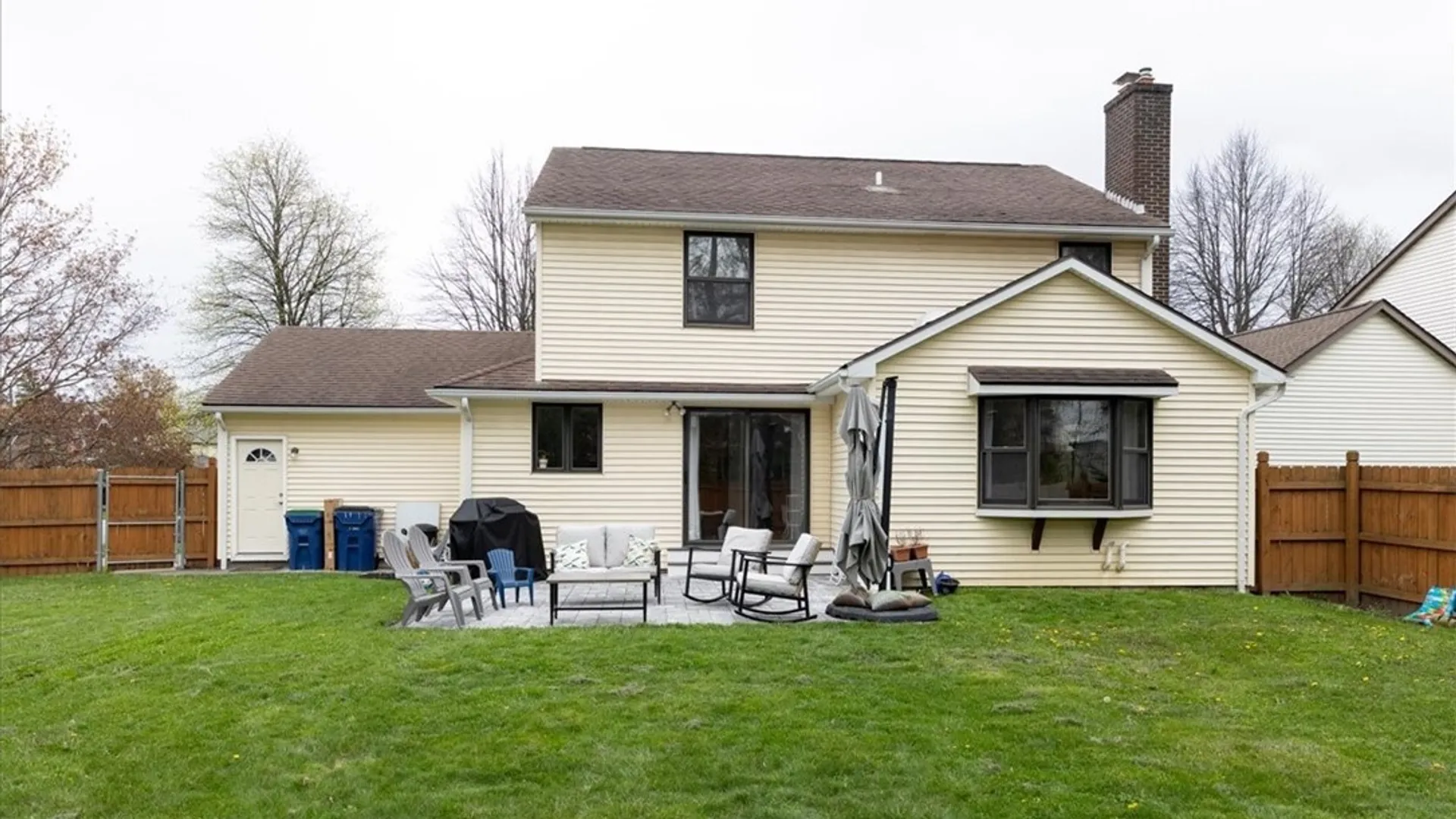 Property at 4 Gina Mdws Meadow, Amherst, NY 14051 26