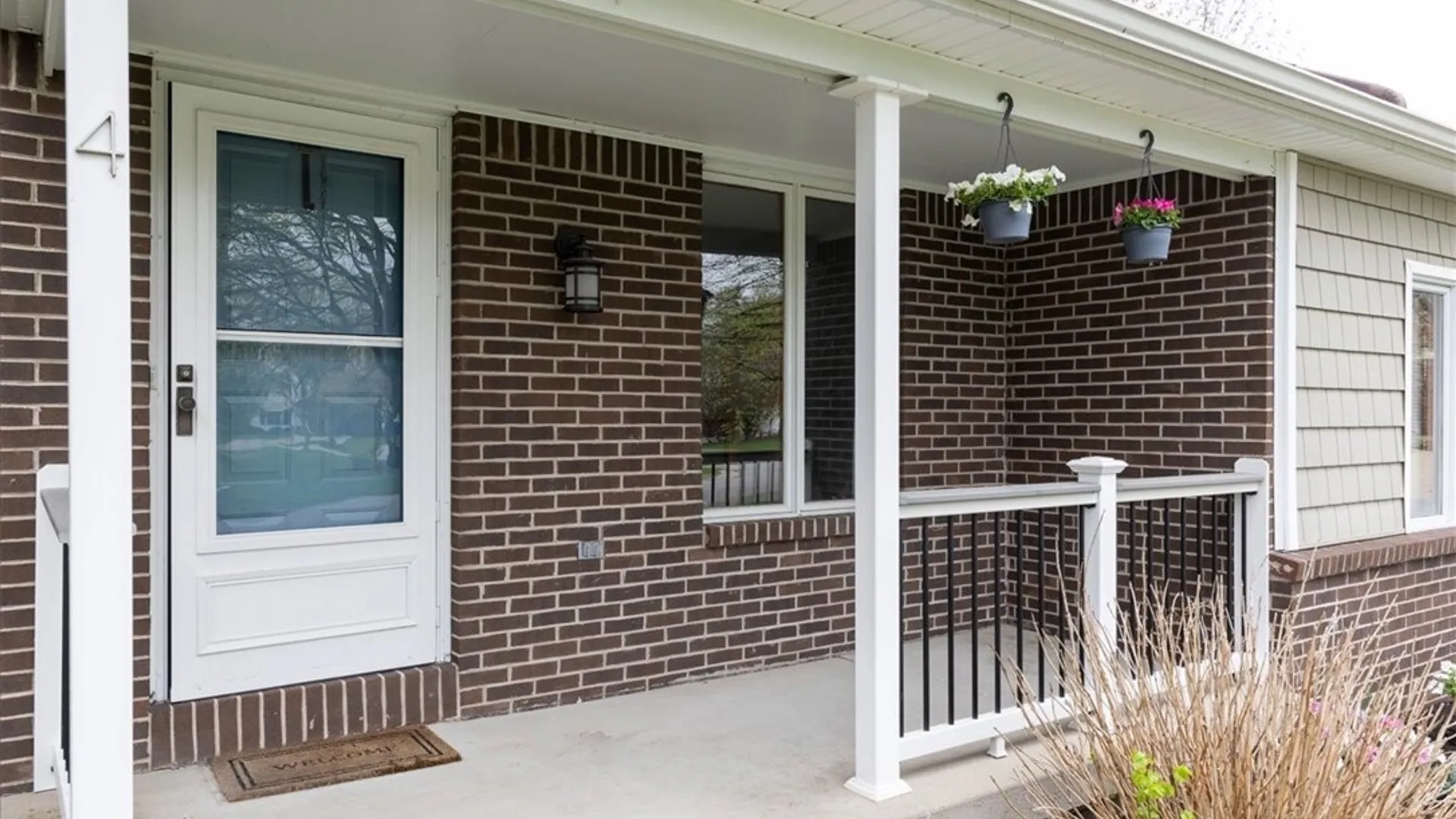 Property at 4 Gina Mdws Meadow, Amherst, NY 14051 3