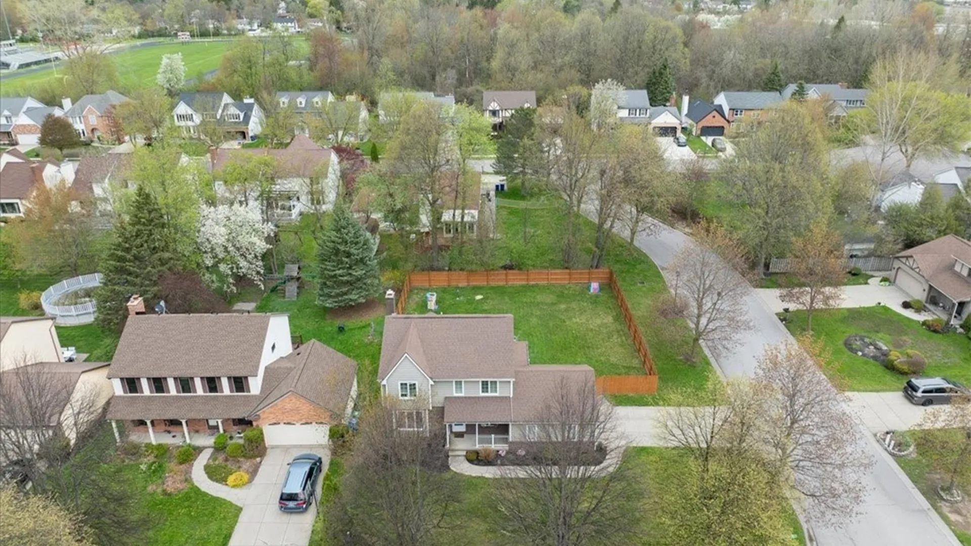 Property at 4 Gina Mdws Meadow, Amherst, NY 14051 4