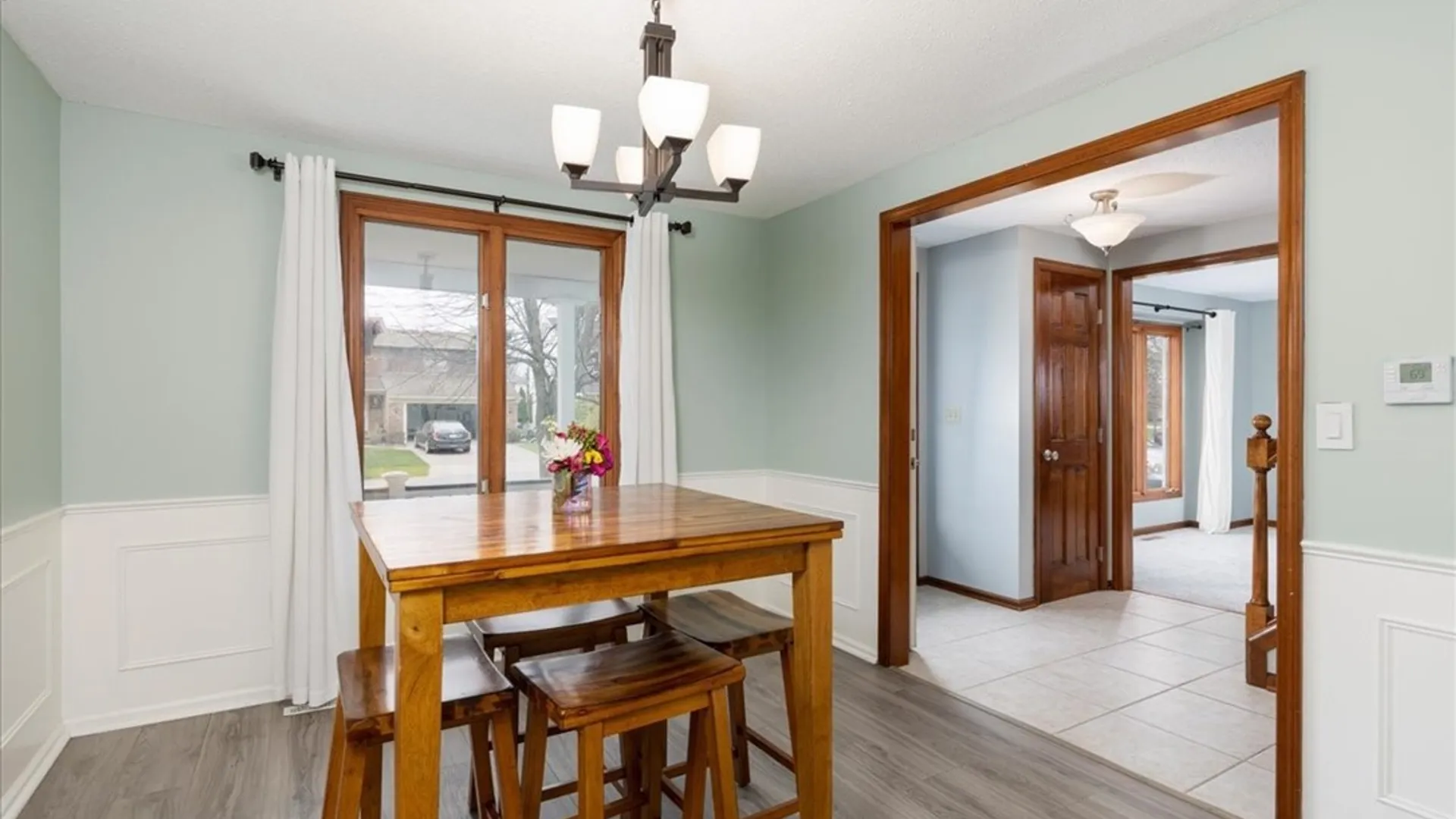 Property at 4 Gina Mdws Meadow, Amherst, NY 14051 6