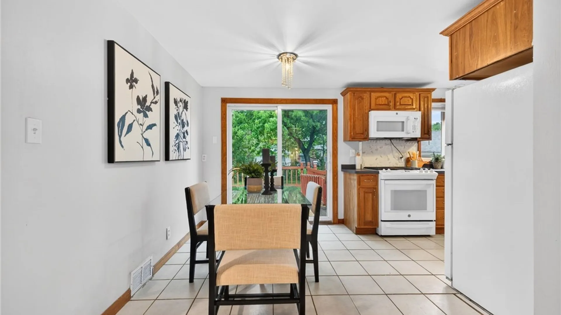 Property at 99 Creekward Drive, West Seneca, NY 14224 14