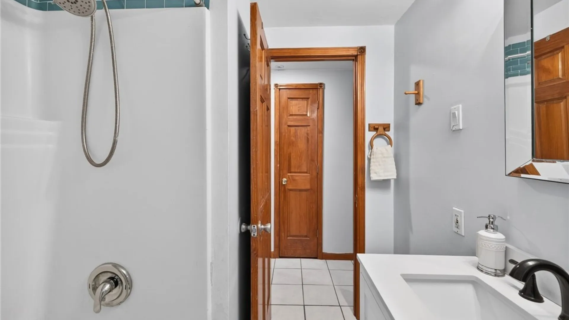 Property at 99 Creekward Drive, West Seneca, NY 14224 22