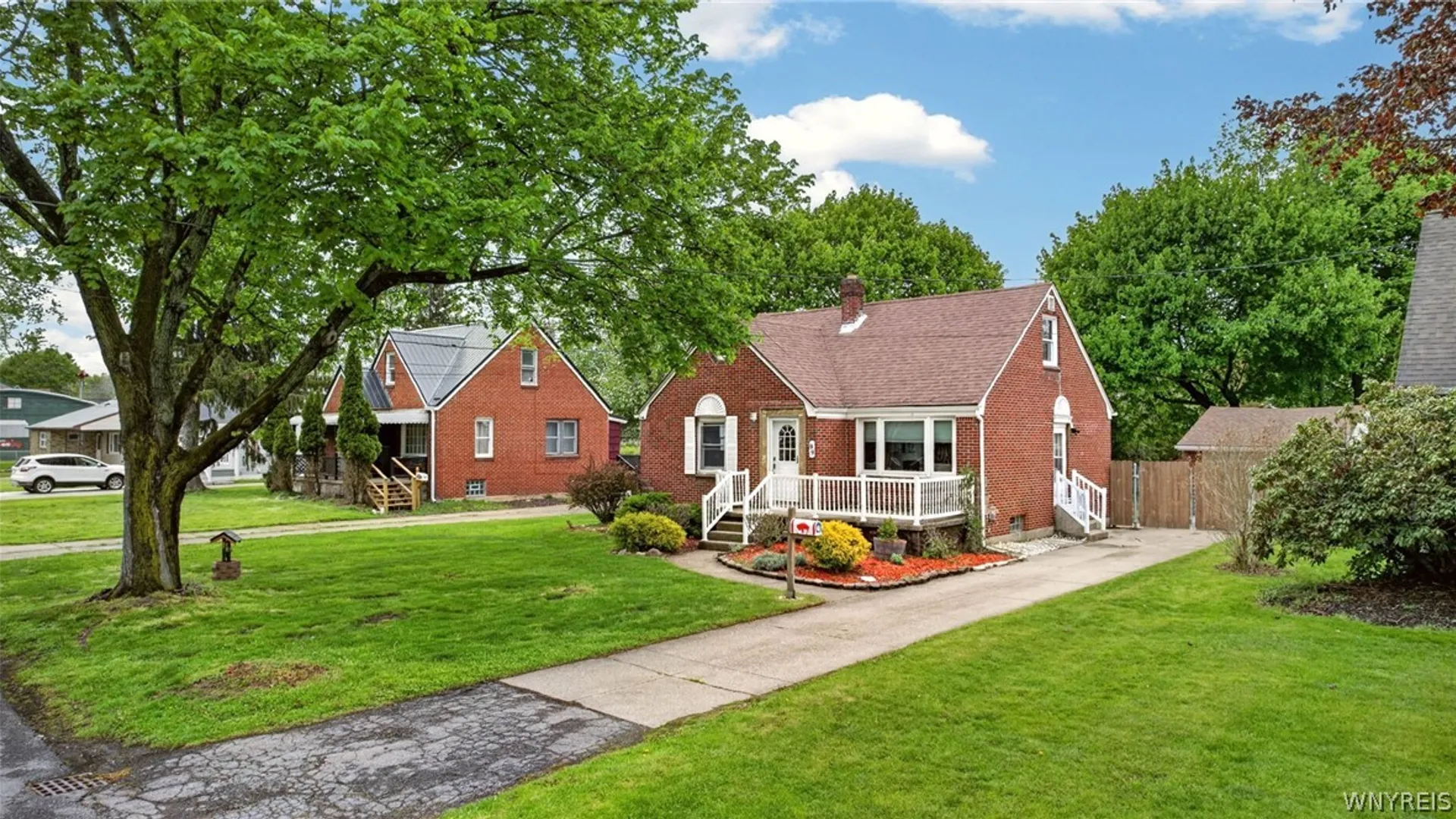 Property at 99 Creekward Drive, West Seneca, NY 14224 6