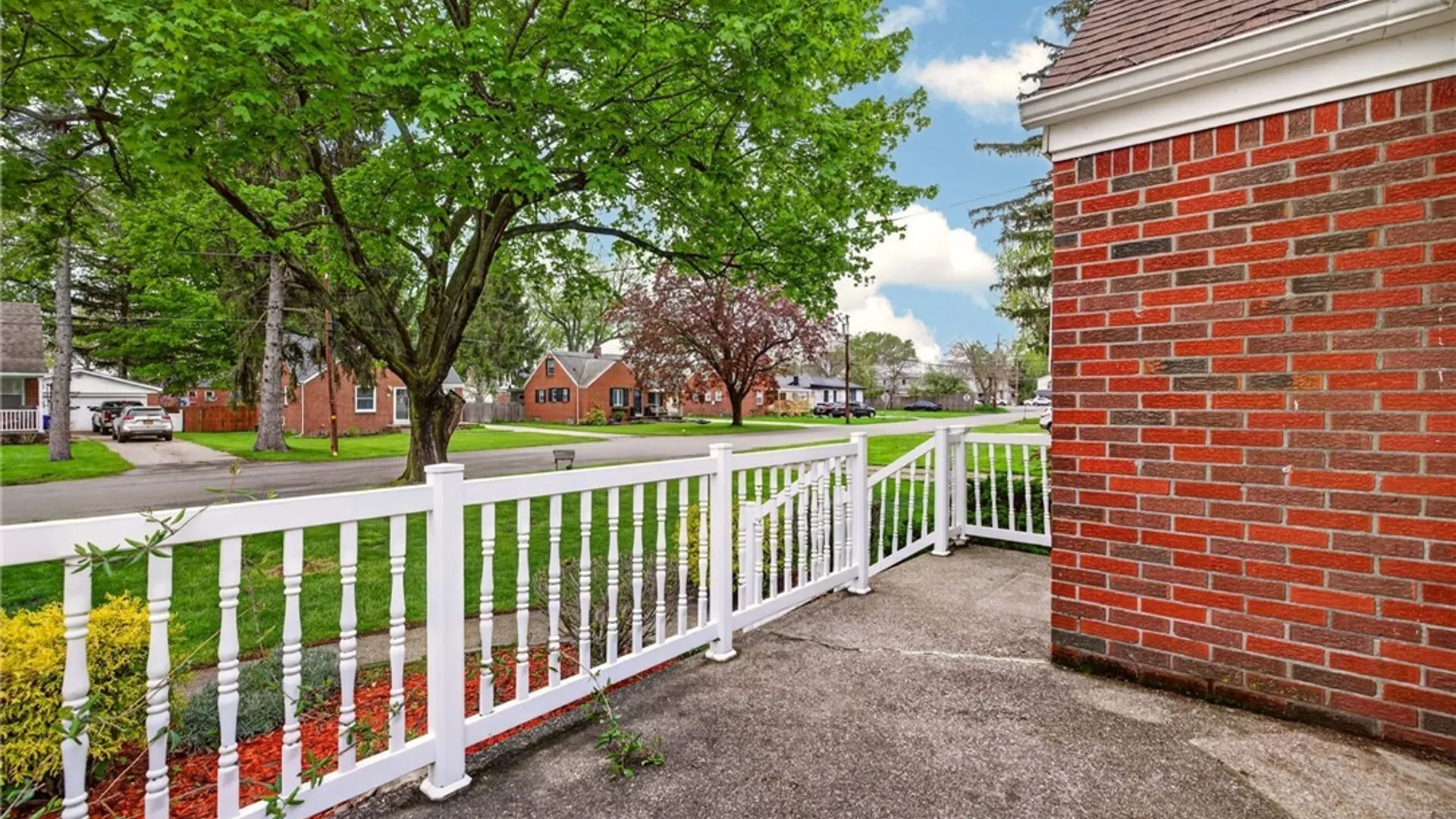 Property at 99 Creekward Drive, West Seneca, NY 14224 7