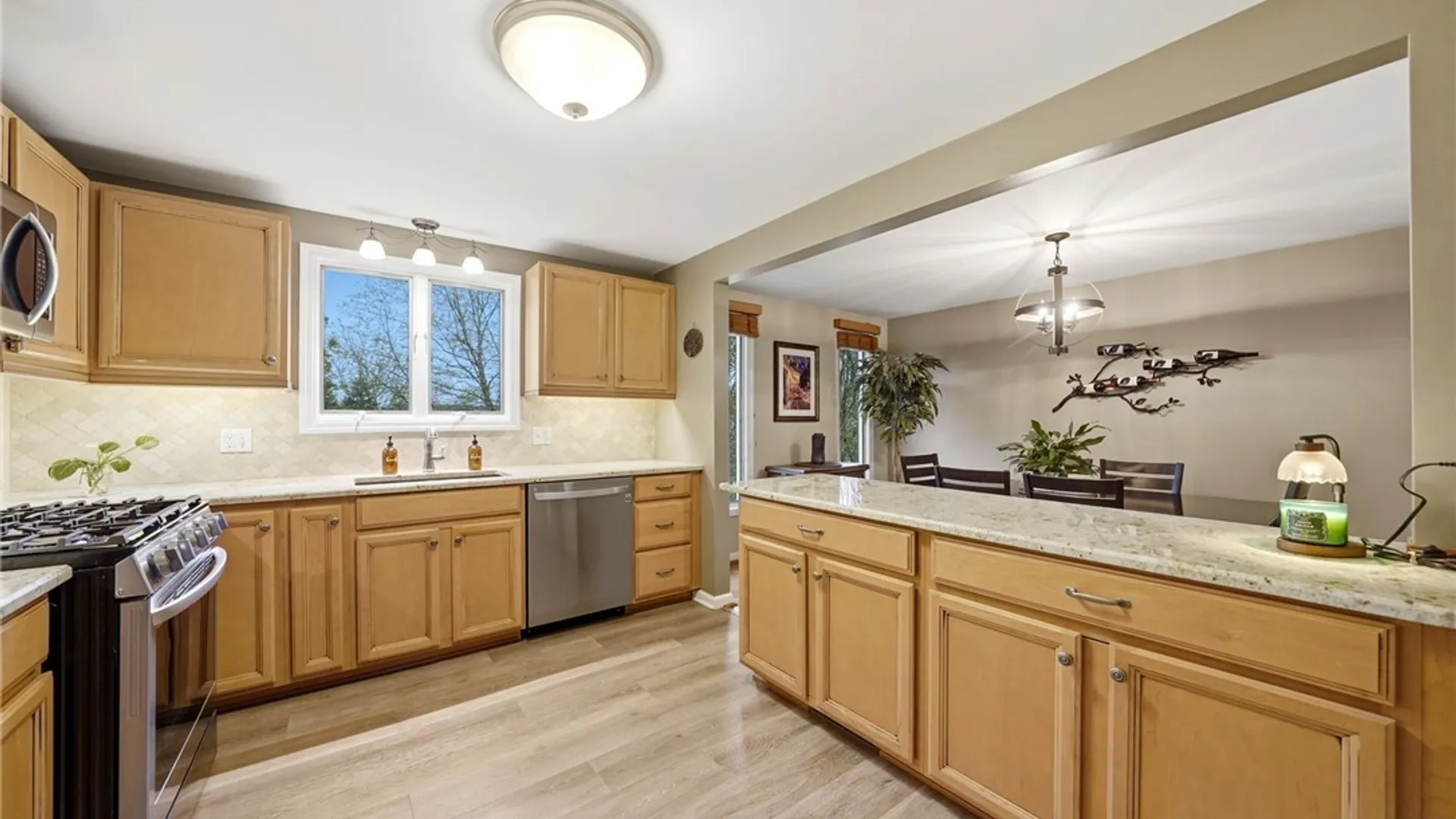 Property at 141 Lyndhurst Road, Amherst, NY 14221 11