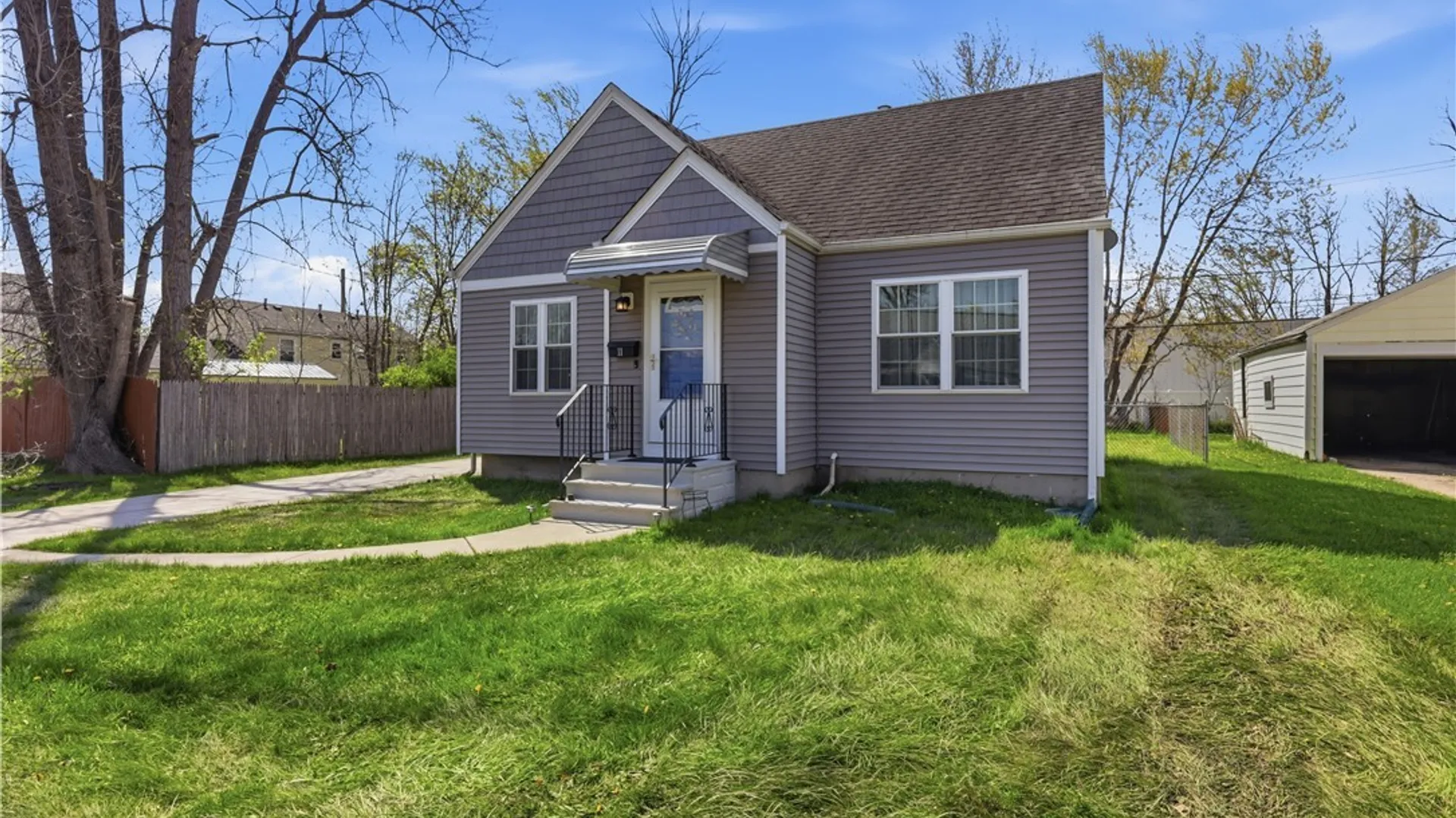 Property at 11 Airview Terrace, Cheektowaga, NY 14043 2