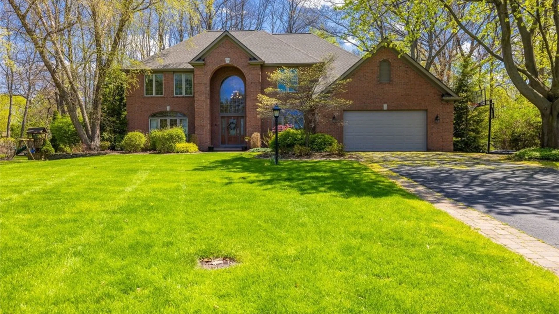 Property at 716 Admiralty Way, Webster, NY 14580 2