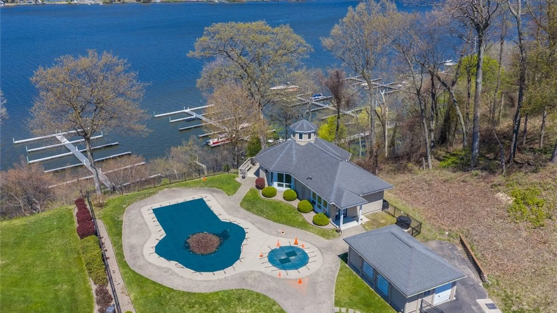 Property at 716 Admiralty Way, Webster, NY 14580 43