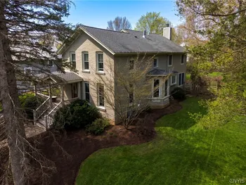 16 Elizabeth Street, Skaneateles, NY 13152