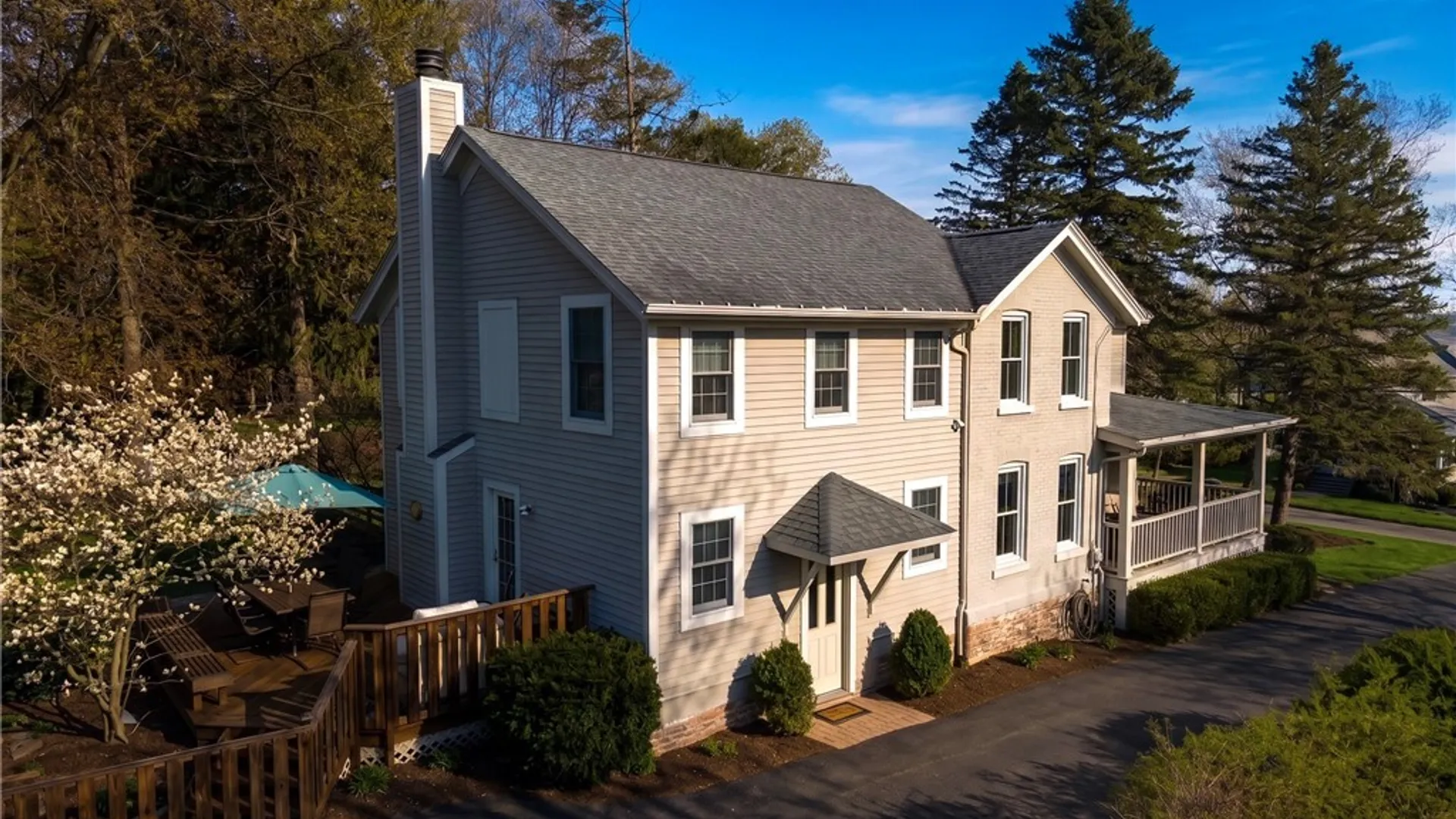 Property at 16 Elizabeth Street, Skaneateles, NY 13152 3