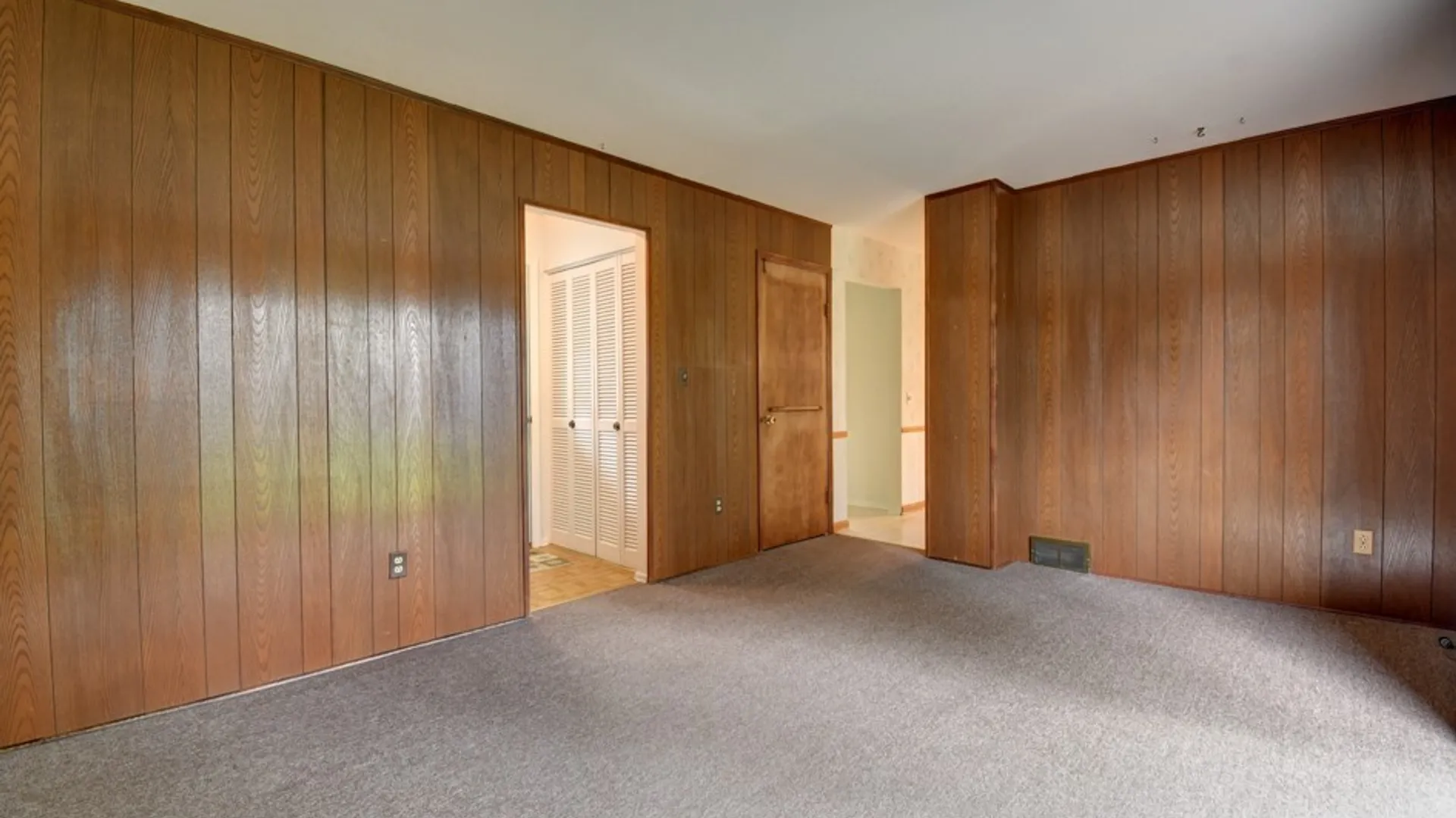 Property at 49 Chestnut Hill Lane, Amherst, NY 14221 12