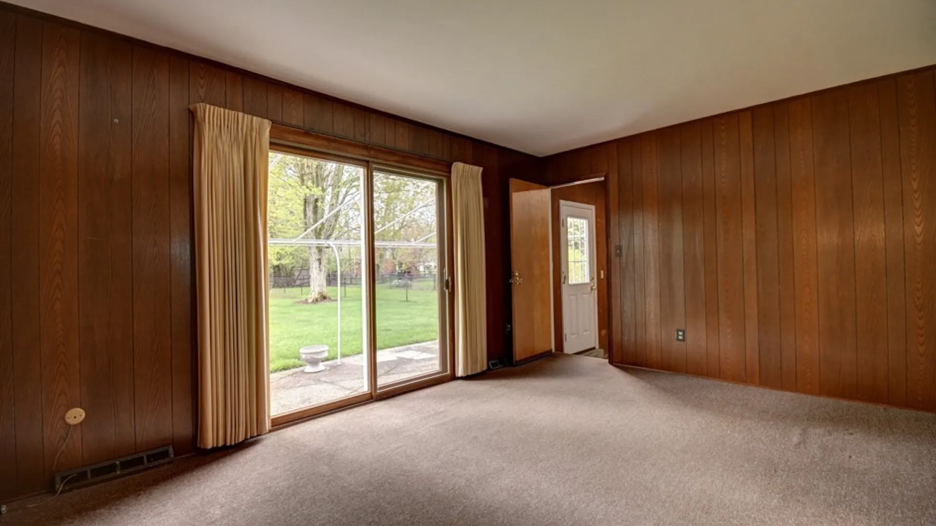 Property at 49 Chestnut Hill Lane, Amherst, NY 14221 14