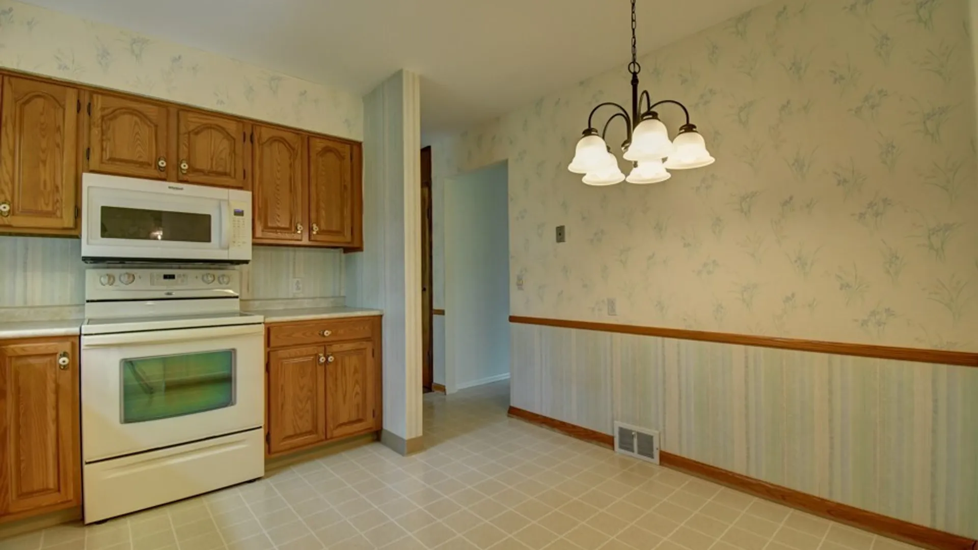 Property at 49 Chestnut Hill Lane, Amherst, NY 14221 5