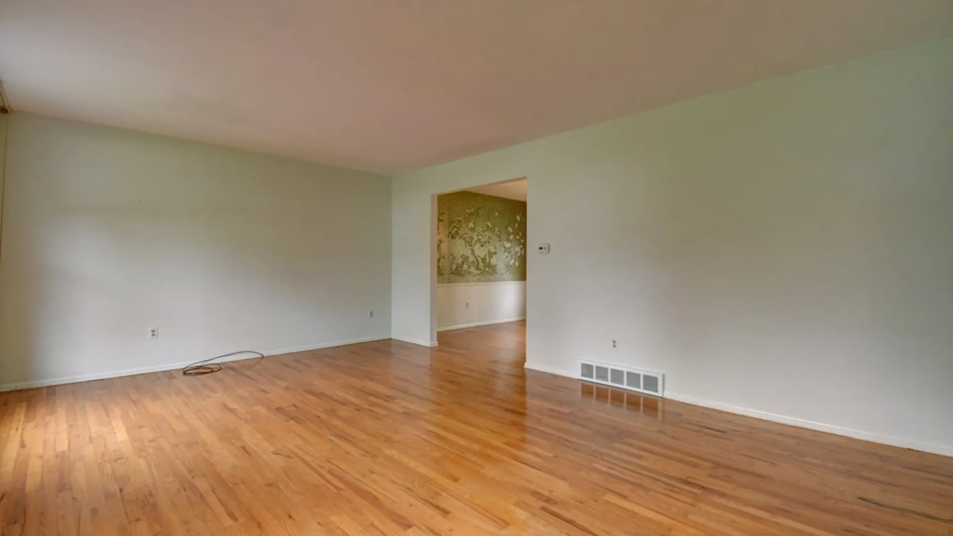 Property at 49 Chestnut Hill Lane, Amherst, NY 14221 8