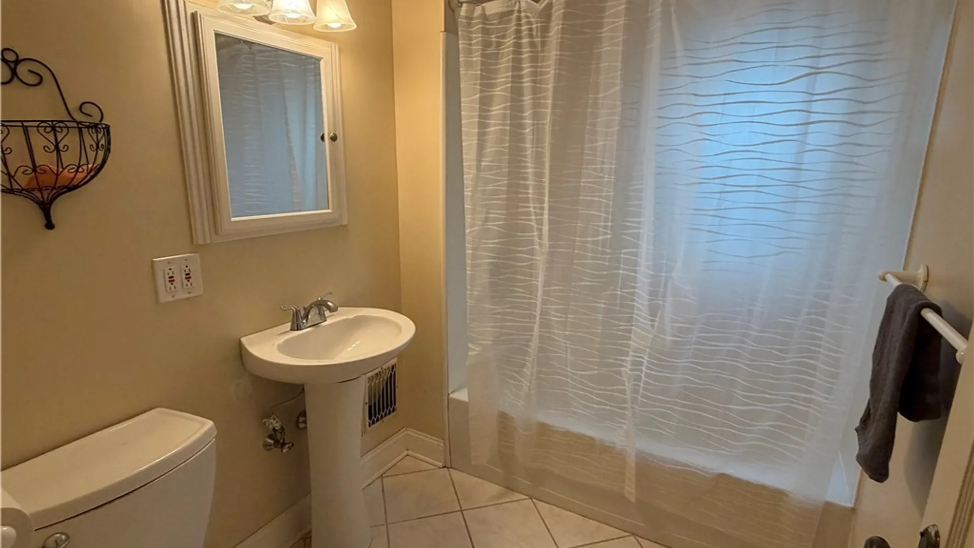 Property at 1300-1302 Oak Street, Syracuse, NY 13203 16
