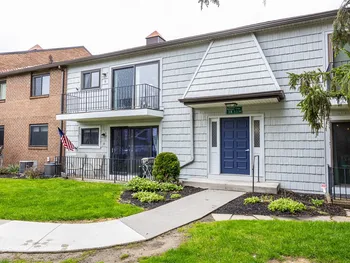 18-2 Great Wood Court, Perinton, NY 14450