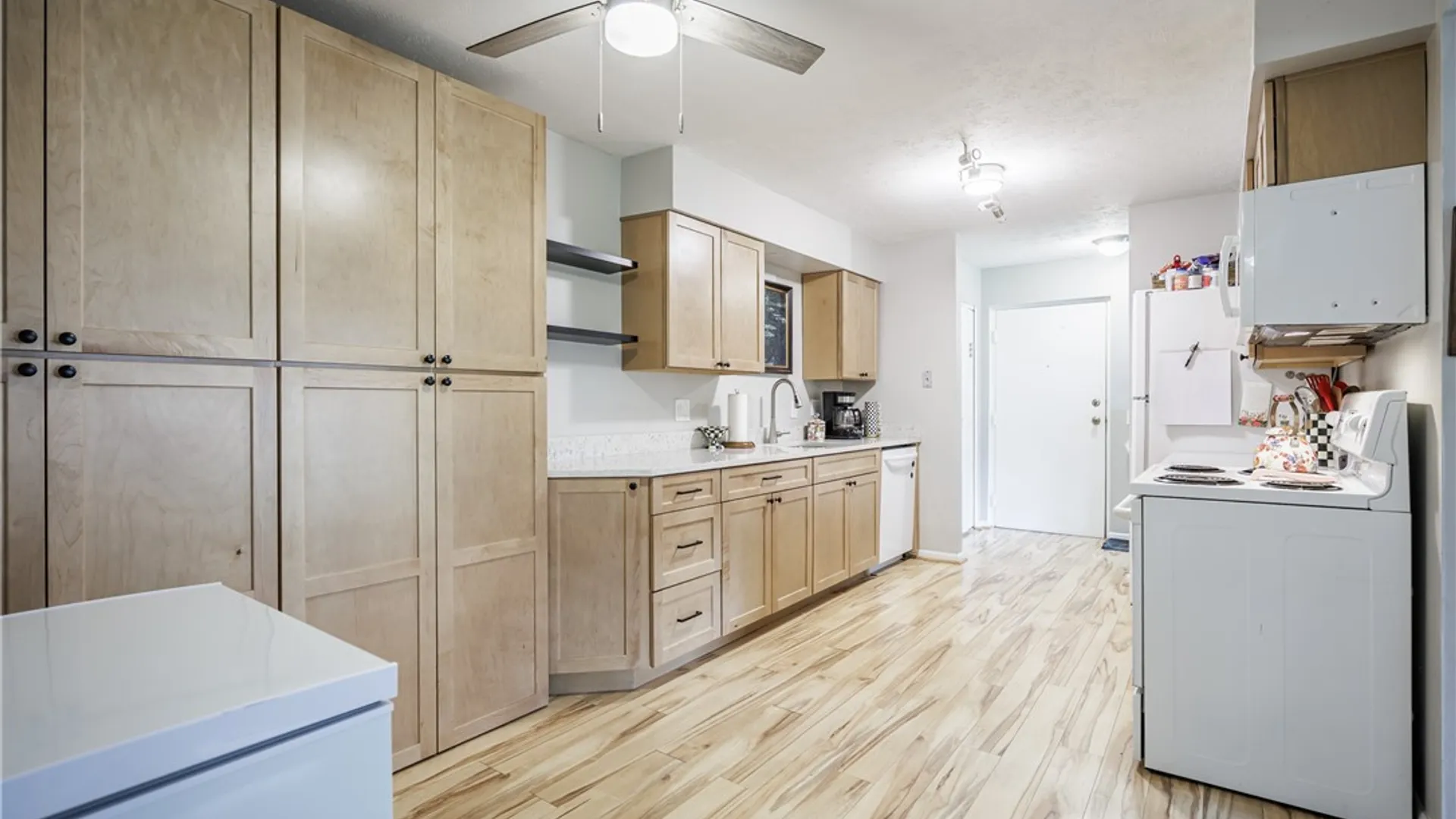 Property at 18-2 Great Wood Court, Perinton, NY 14450 5