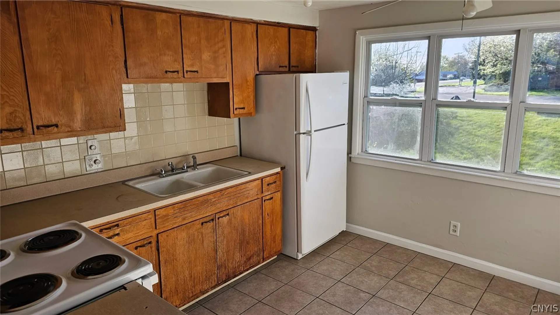 Property at 130 Old Liverpool Rd, Salina, NY 13088 3