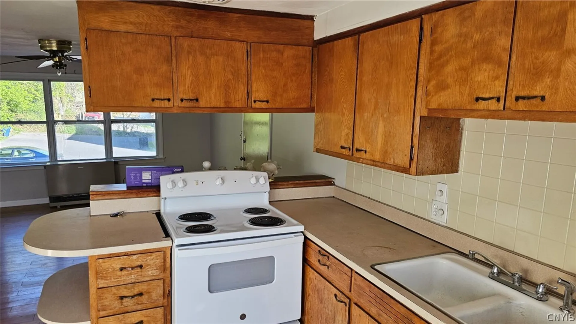 Property at 130 Old Liverpool Rd, Salina, NY 13088 4