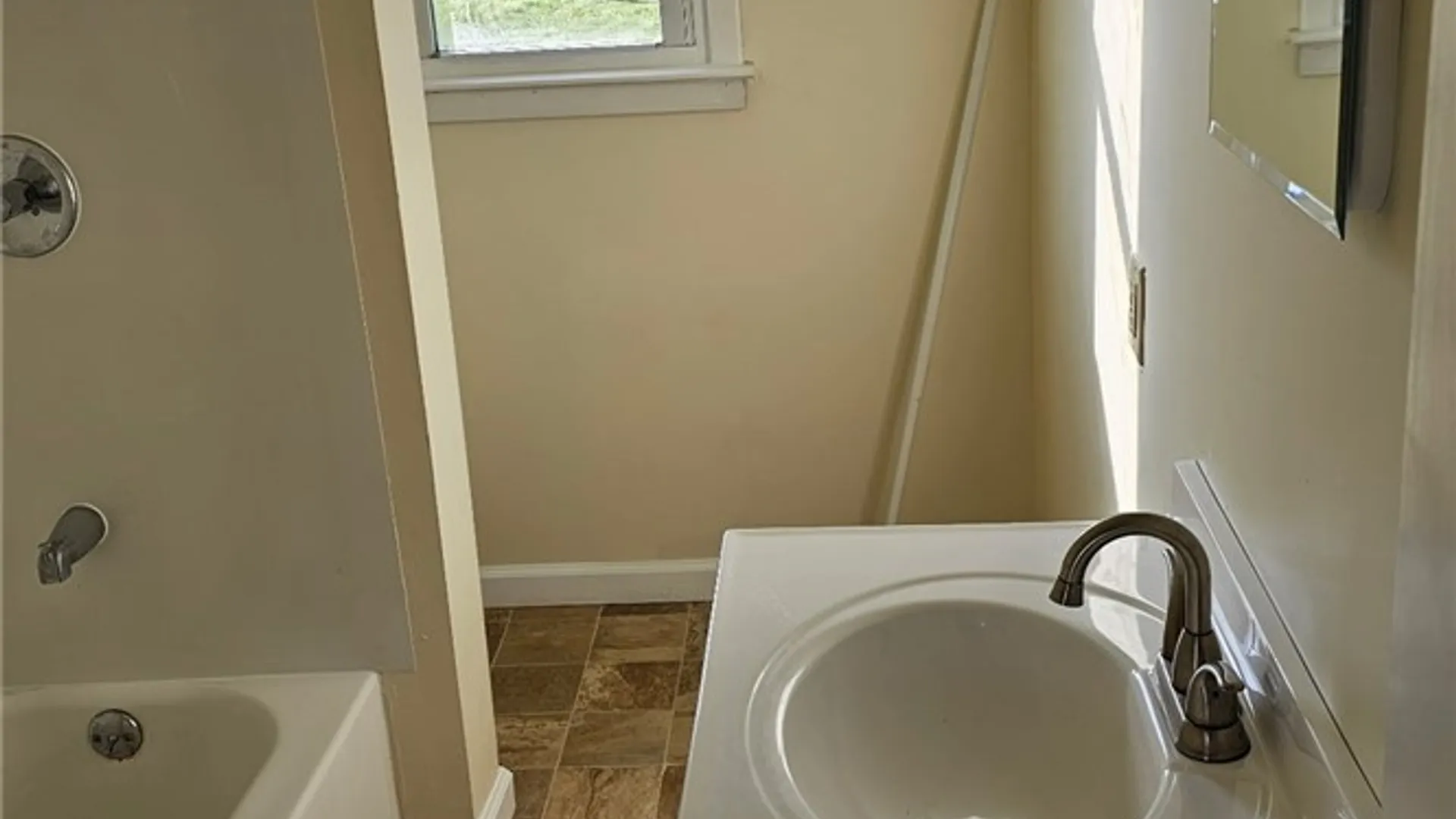 Property at 130 Old Liverpool Rd, Salina, NY 13088 5