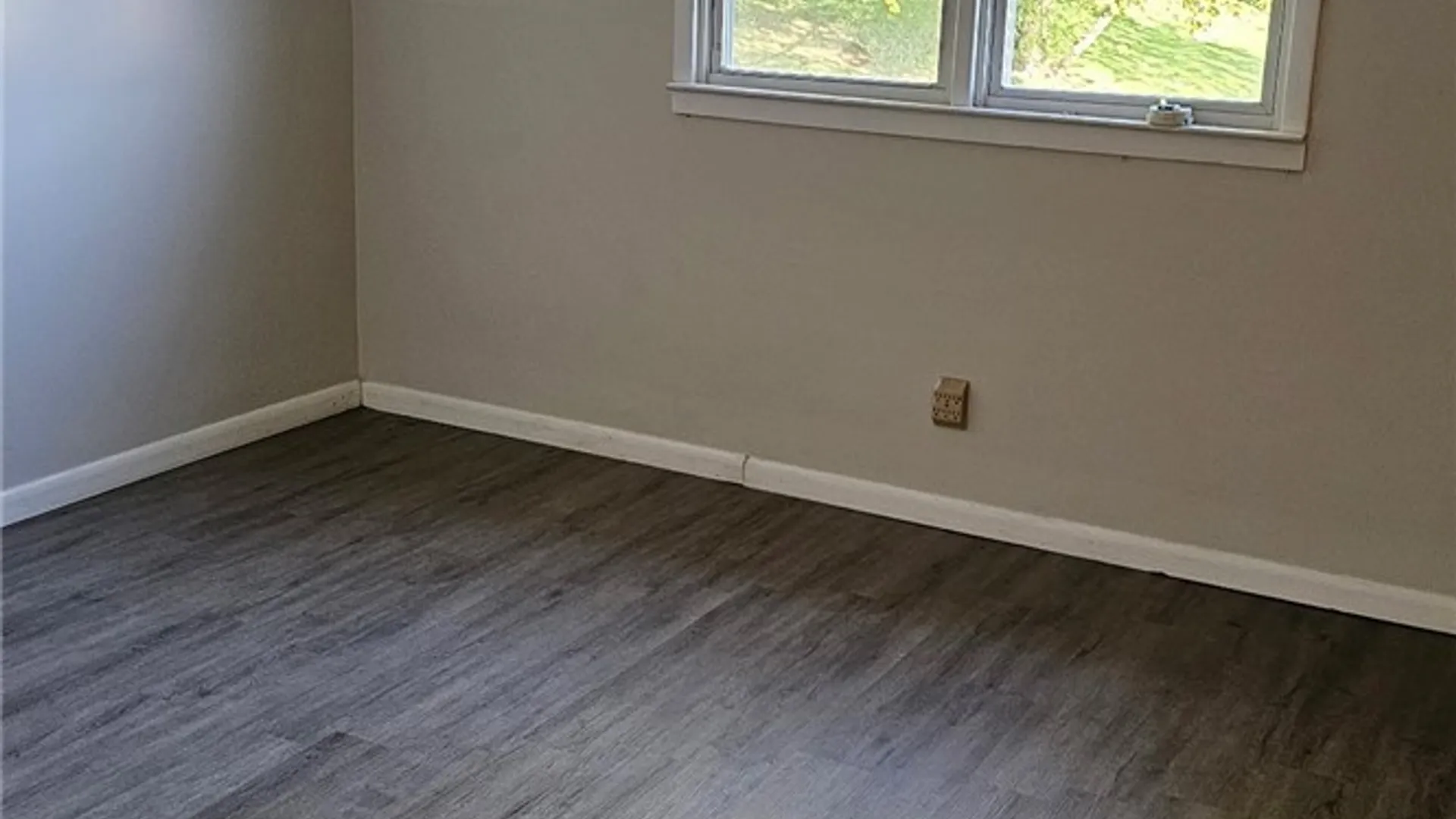 Property at 130 Old Liverpool Rd, Salina, NY 13088 7