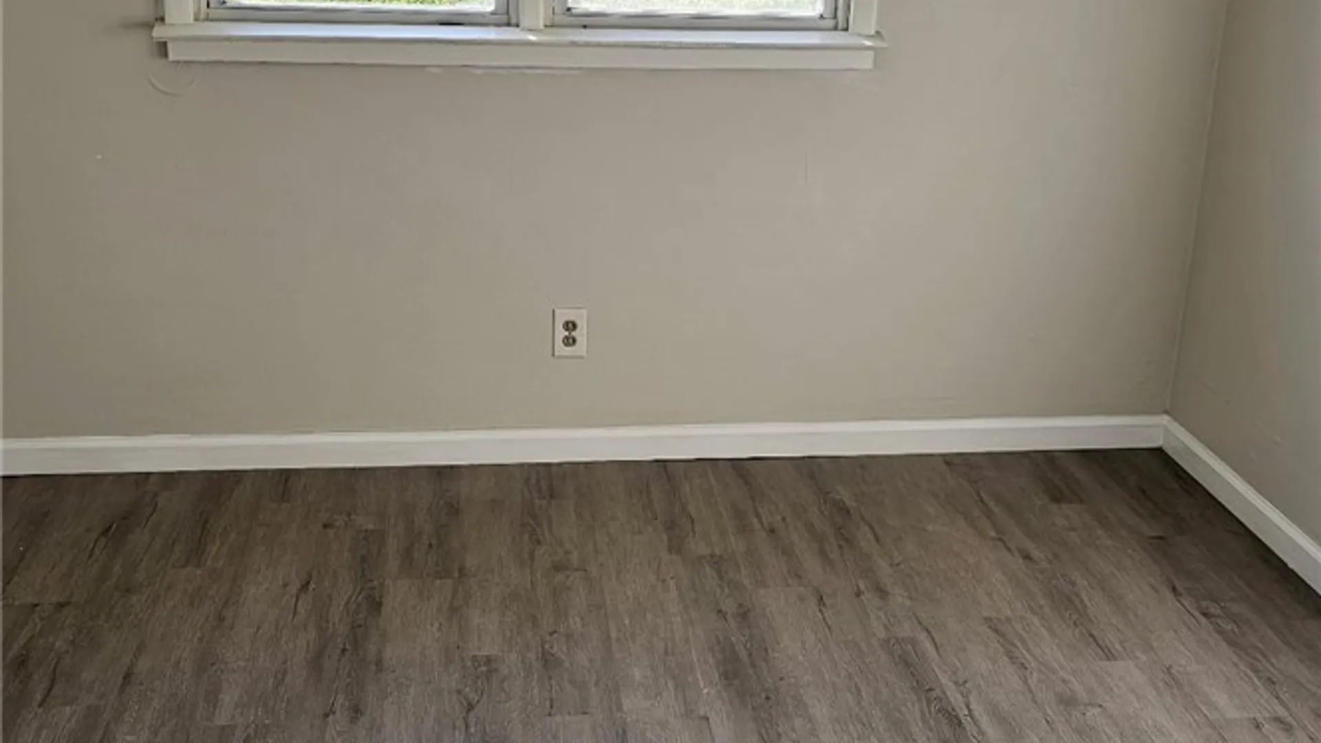 Property at 130 Old Liverpool Rd, Salina, NY 13088 8