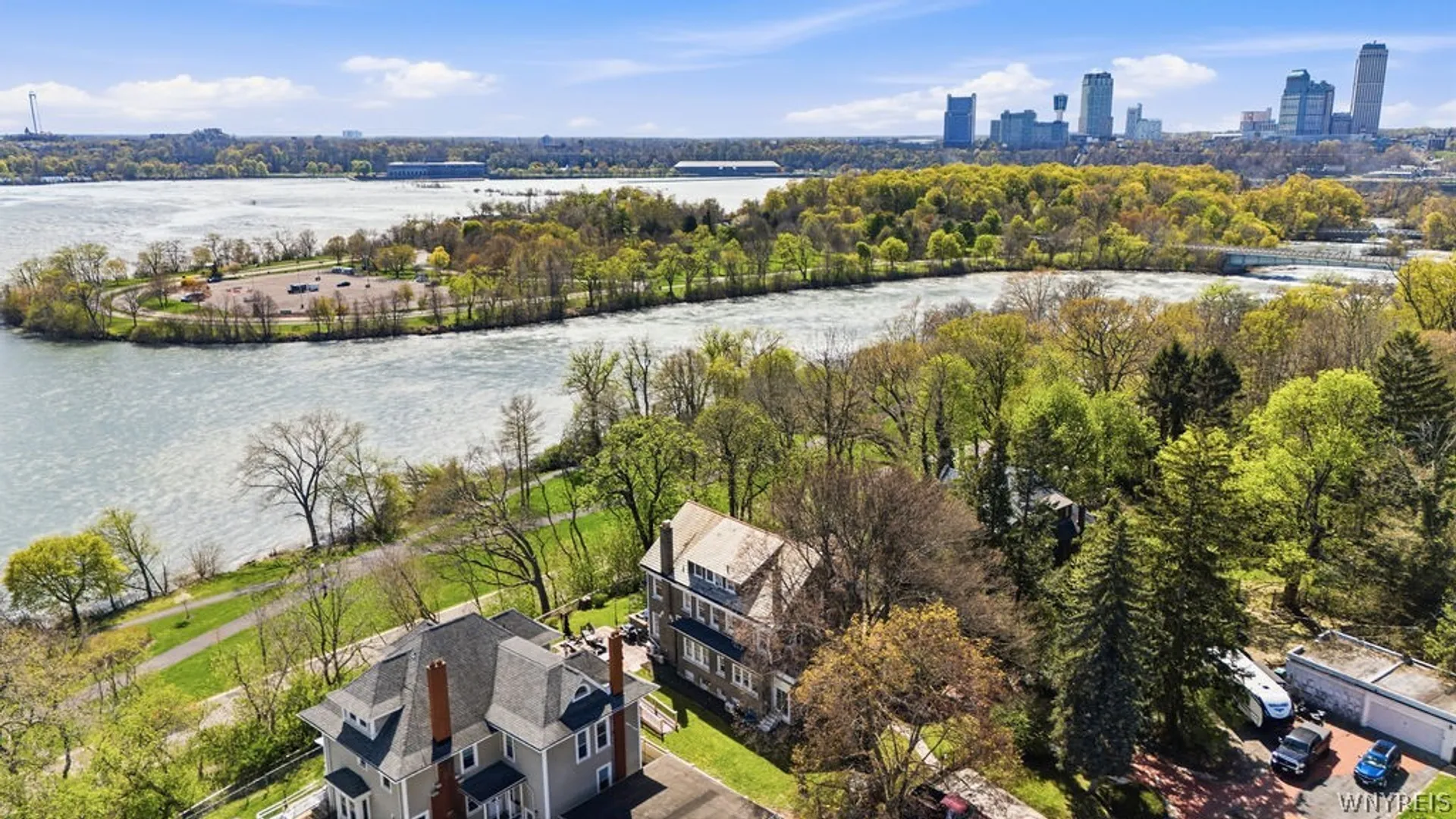 Property at 1 Hillcrest Street, Niagara Falls, NY 14303 2