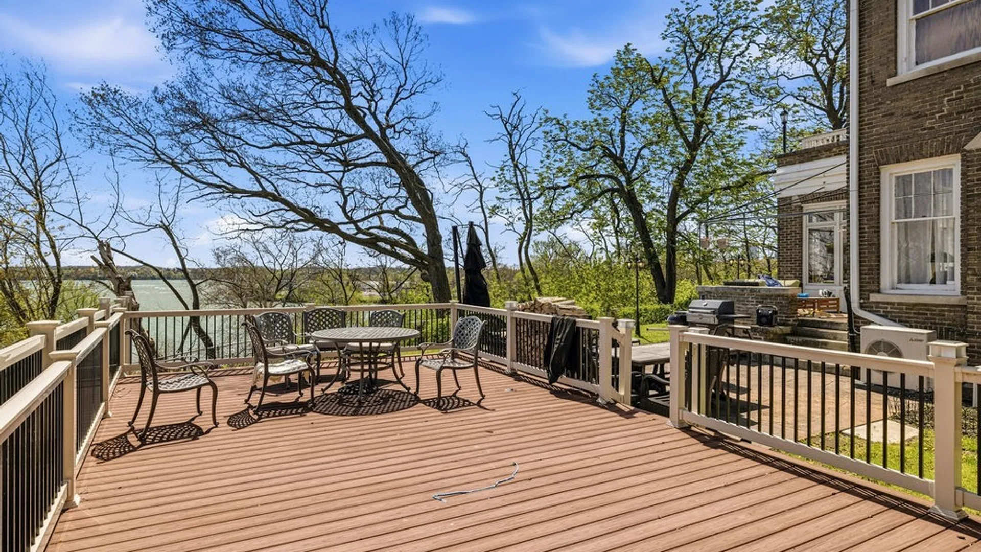 Property at 1 Hillcrest Street, Niagara Falls, NY 14303 8