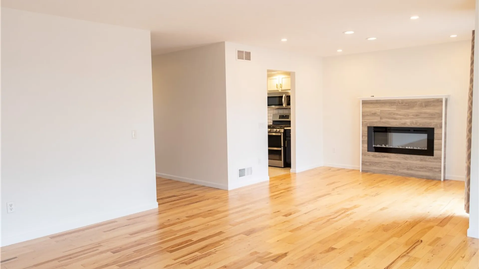 Property at 287 Sunny Mill Lane, Greece, NY 14626 14