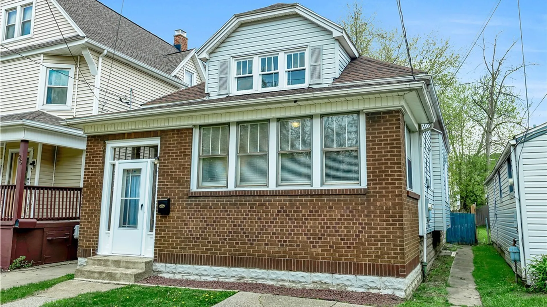 Property at 30 Ashton Place, Buffalo, NY 14220 2