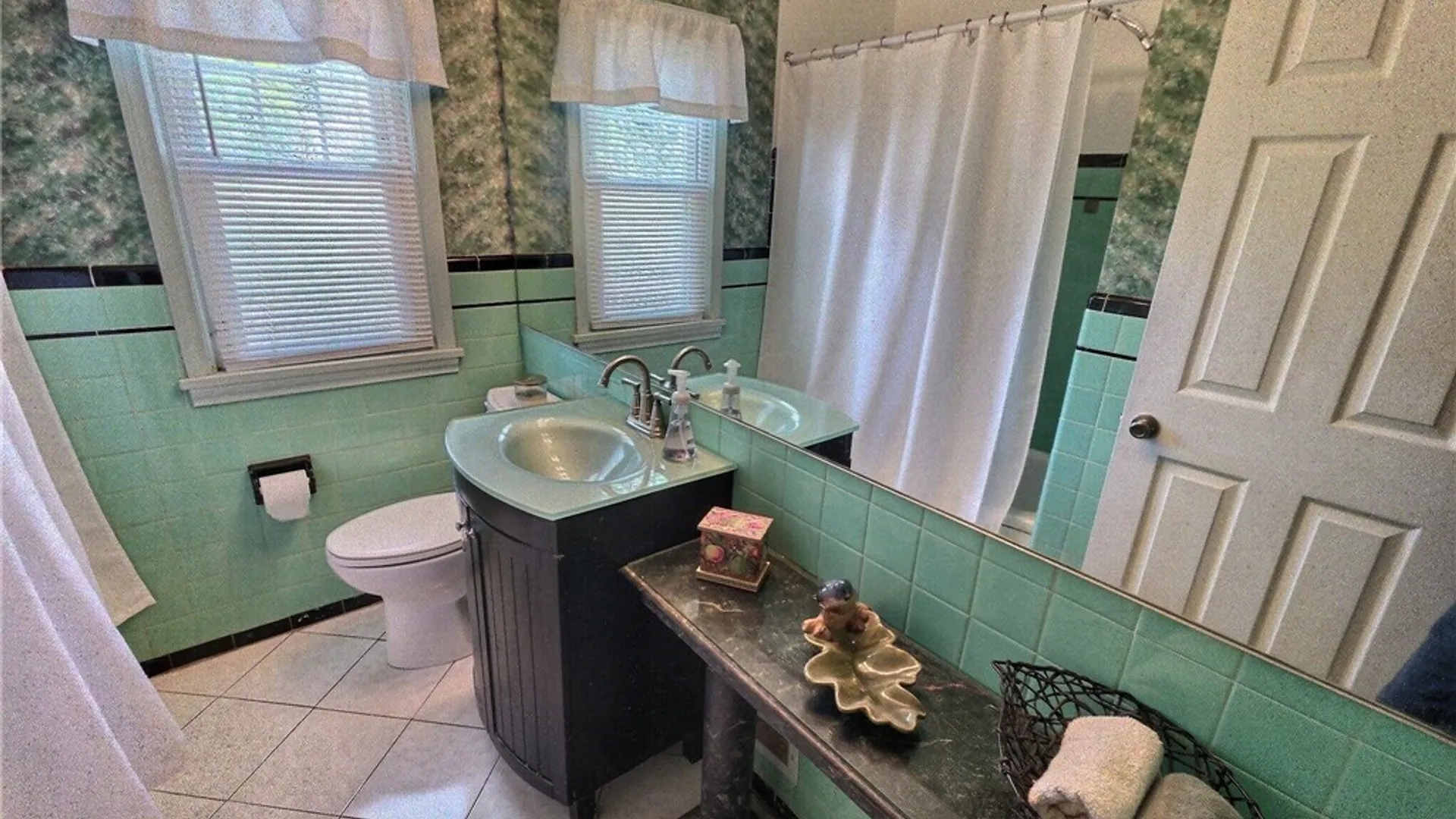 Property at 2826 Saint Paul Blvd, Irondequoit, NY 14617 14