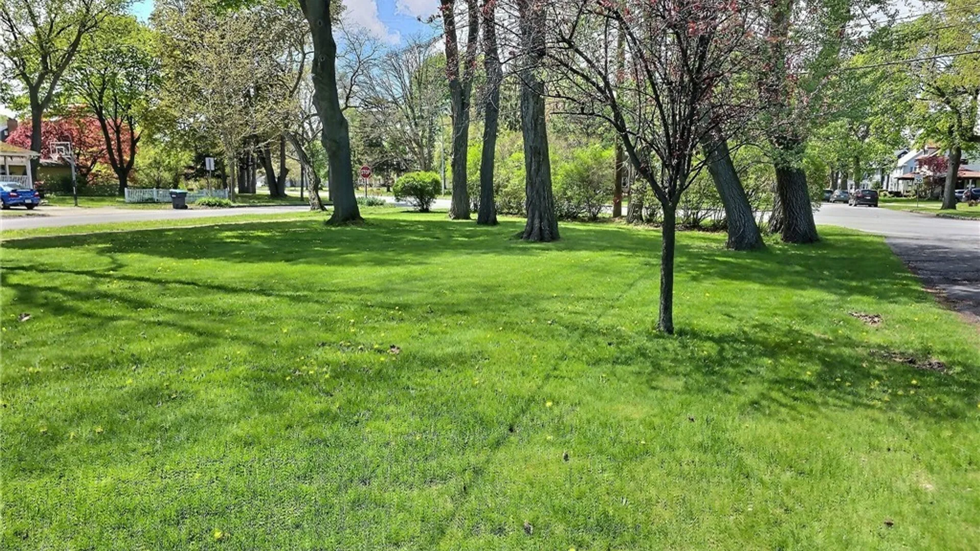 Property at 2826 Saint Paul Blvd, Irondequoit, NY 14617 4