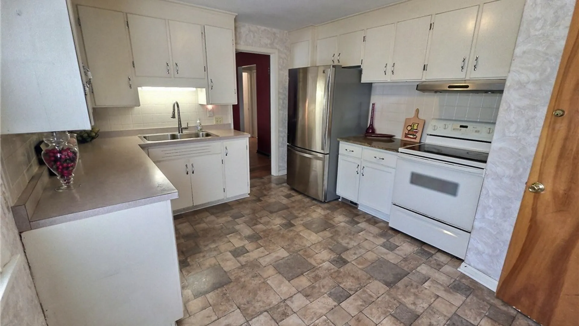 Property at 2826 Saint Paul Blvd, Irondequoit, NY 14617 9