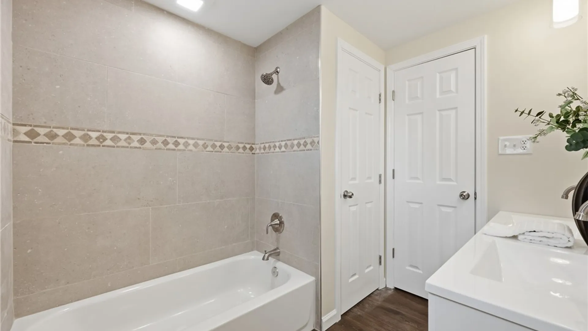 Property at 215 Steven Drive, Cheektowaga, NY 14227 36