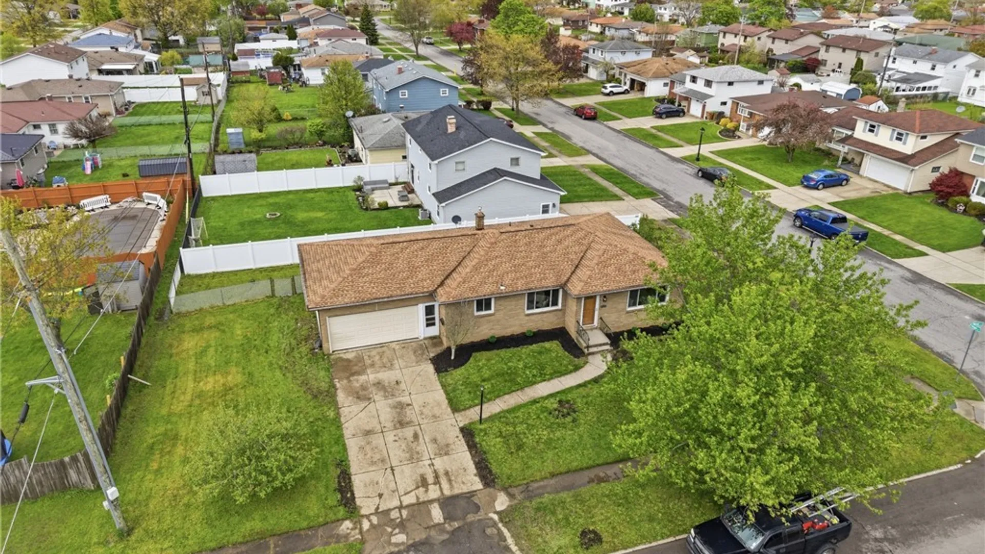 Property at 215 Steven Drive, Cheektowaga, NY 14227 43