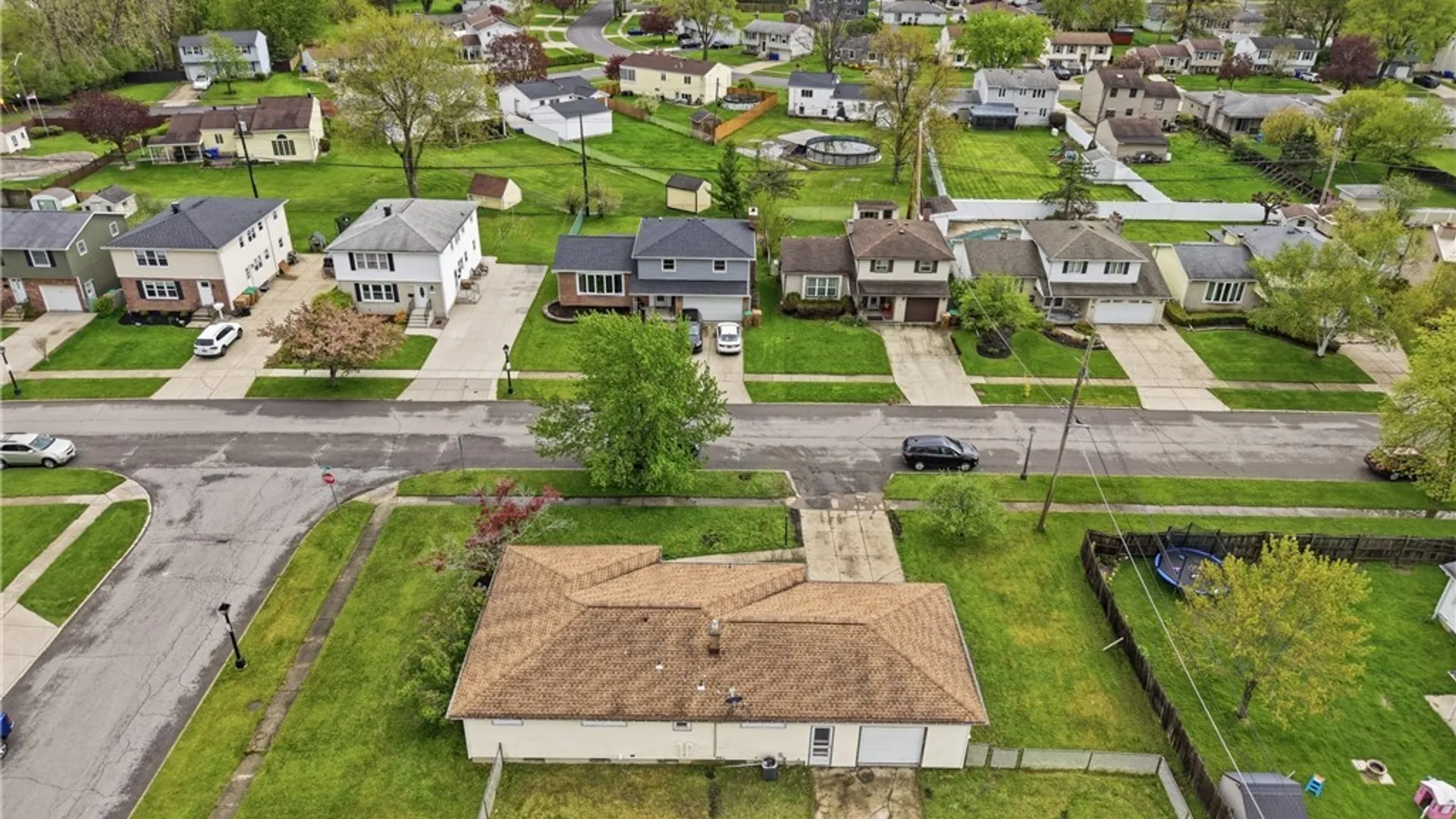 Property at 215 Steven Drive, Cheektowaga, NY 14227 45