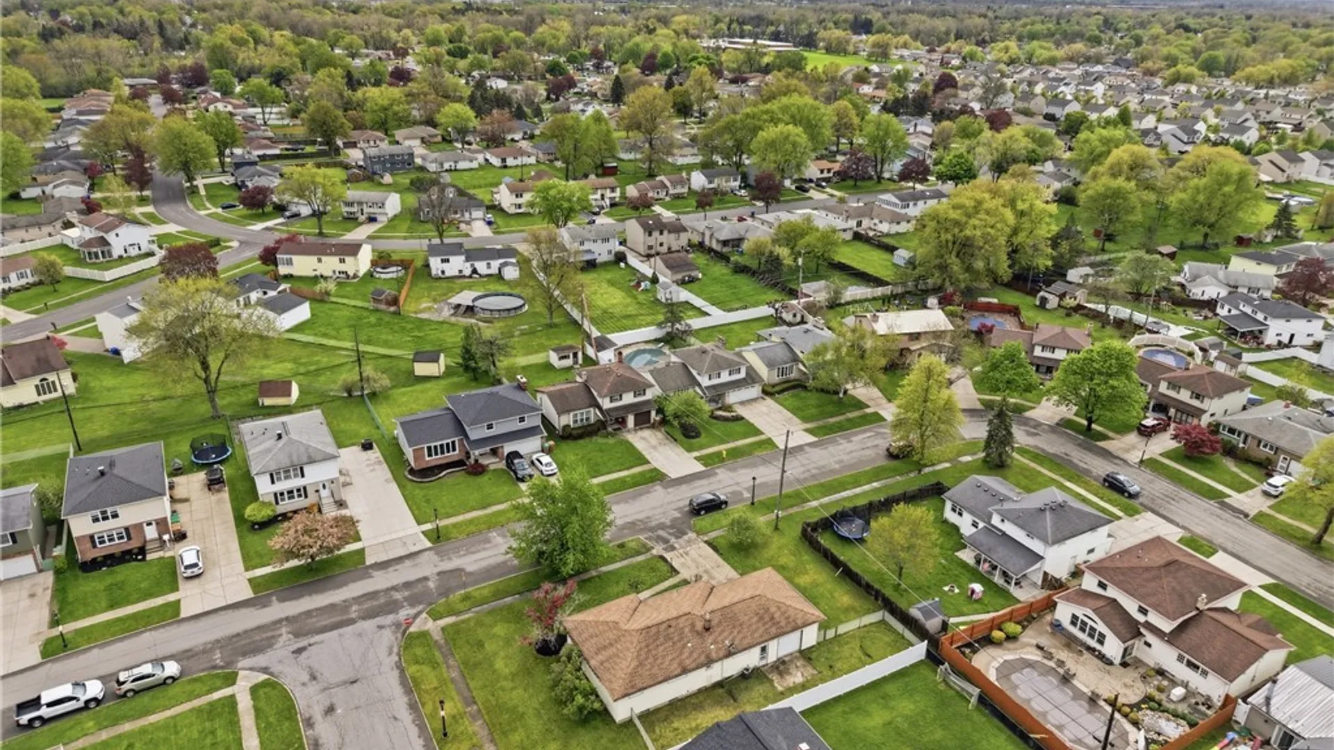 Property at 215 Steven Drive, Cheektowaga, NY 14227 46
