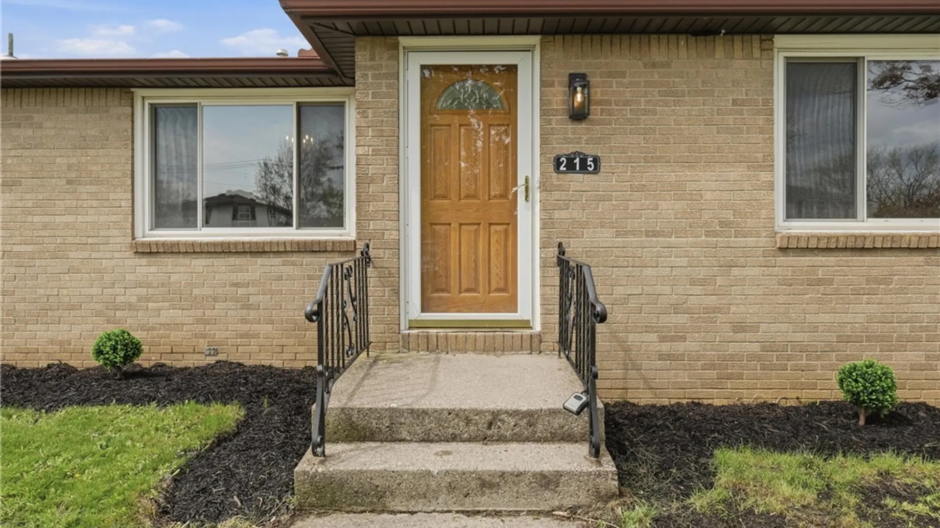 Property at 215 Steven Drive, Cheektowaga, NY 14227 5