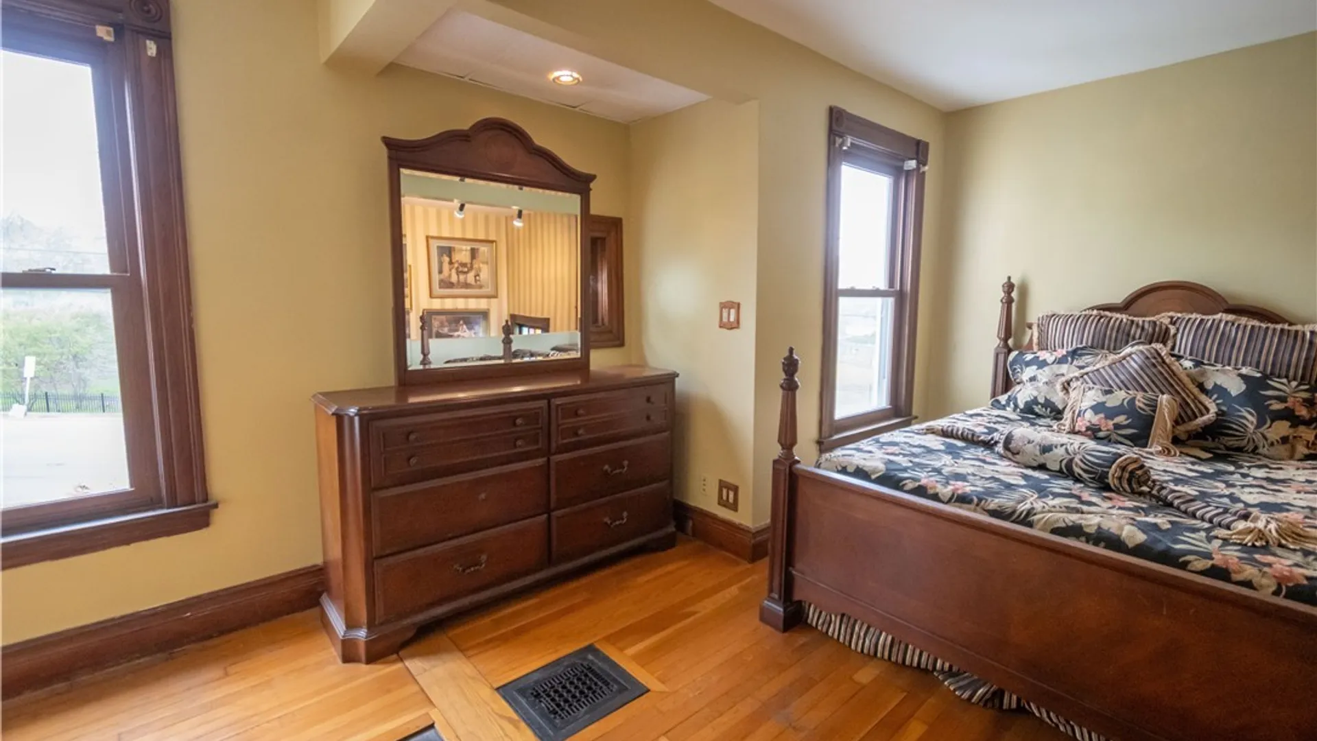 Property at 207 AVERY Avenue, Syracuse, NY 13204 4