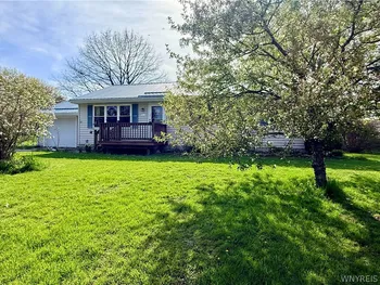 8912 Hartshorn Road, Batavia, NY 14036