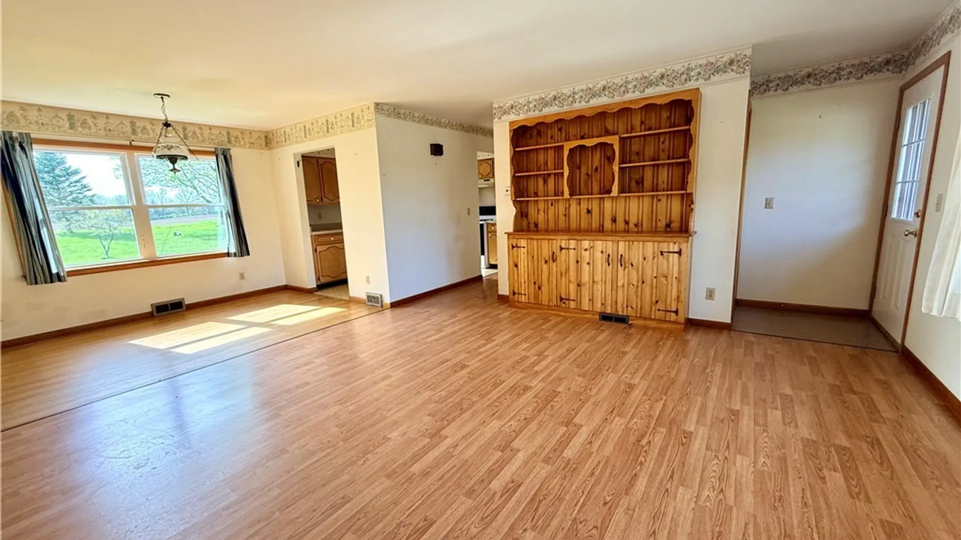 Property at 8912 Hartshorn Road, Batavia, NY 14036 6