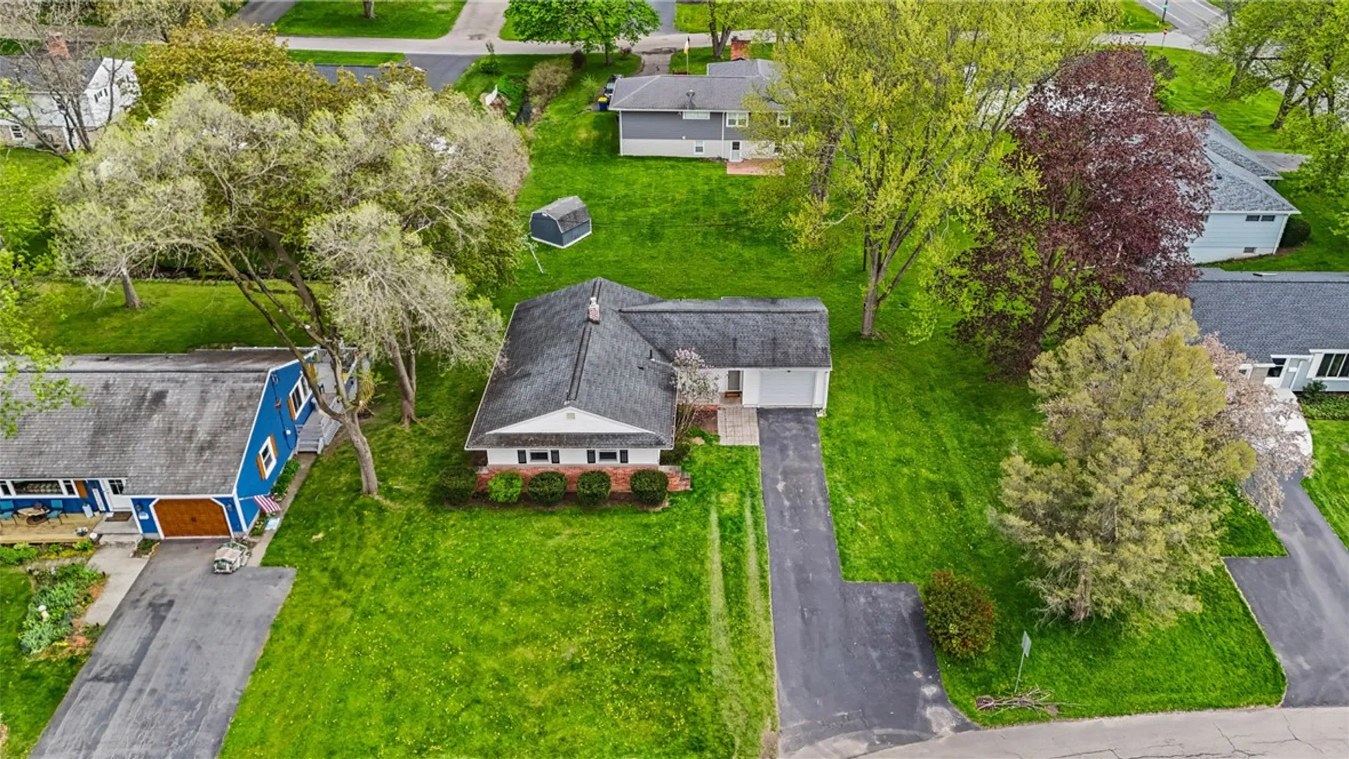 Property at 15 Valley Brook Road, Penfield, NY 14526 28