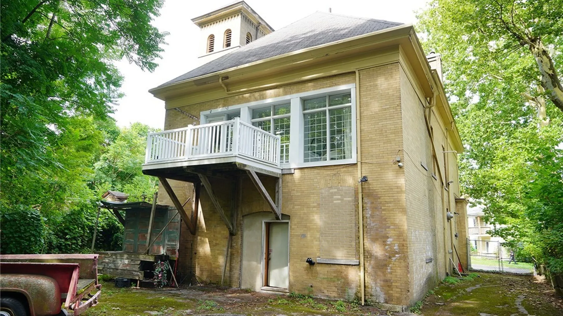 Property at 610 Oak Street, Syracuse, NY 13203 8
