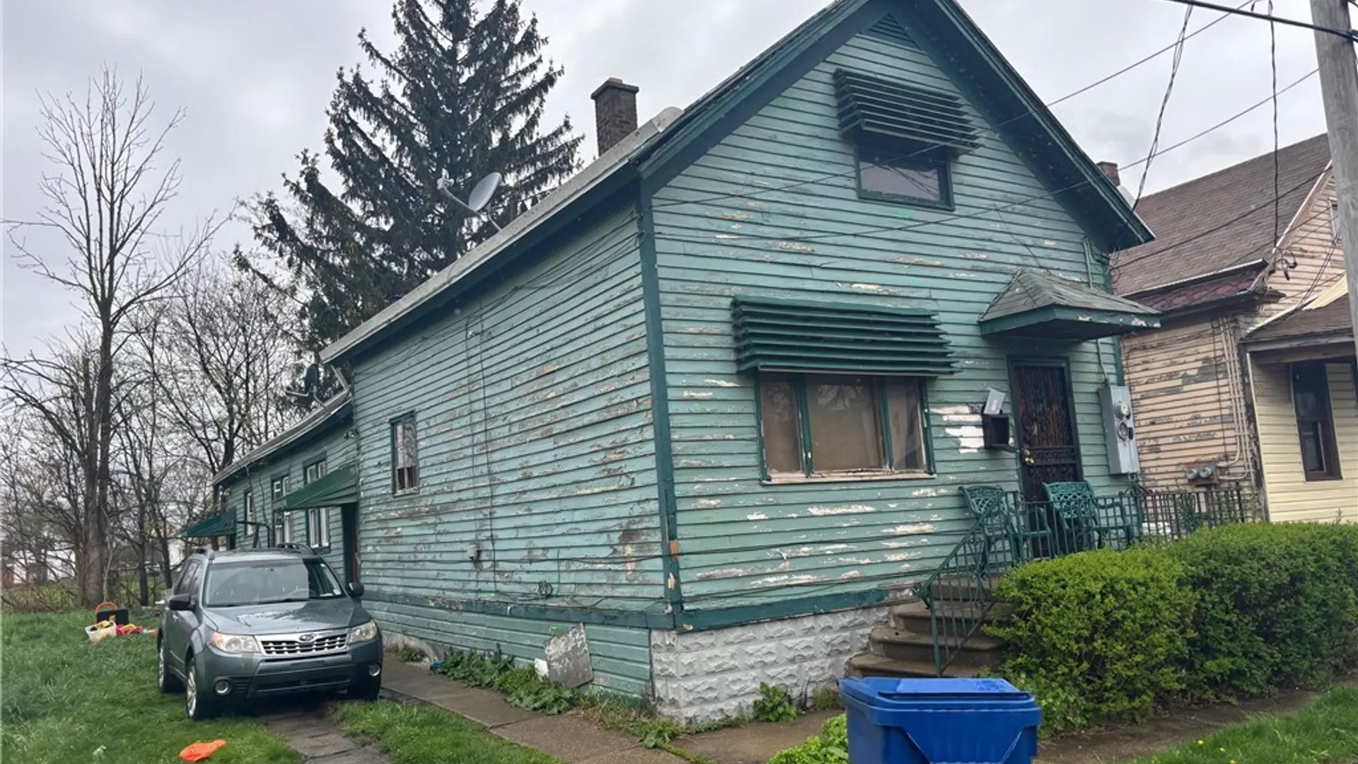 Property at 76 Sears Street, Buffalo, NY 14212 3