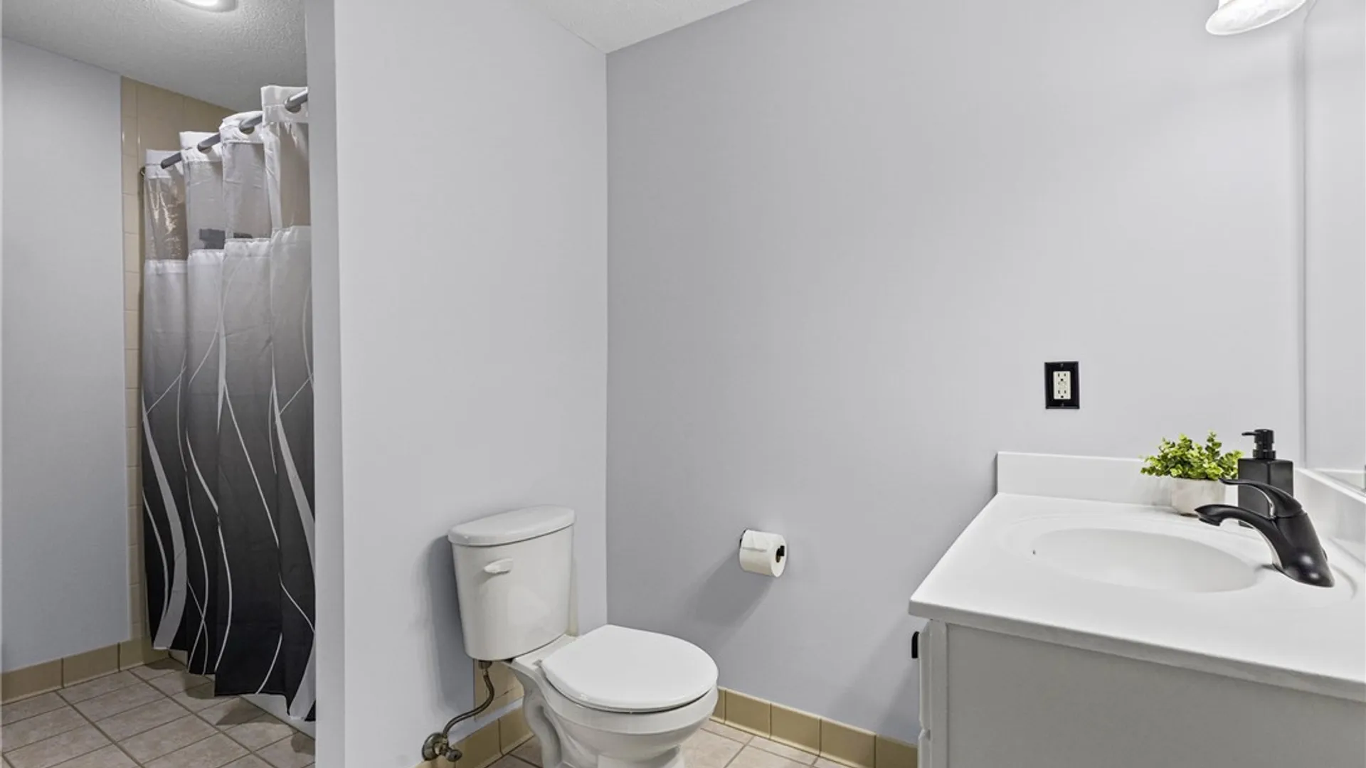 Property at 708 Westage At The Hbr, Irondequoit, NY 14617 22