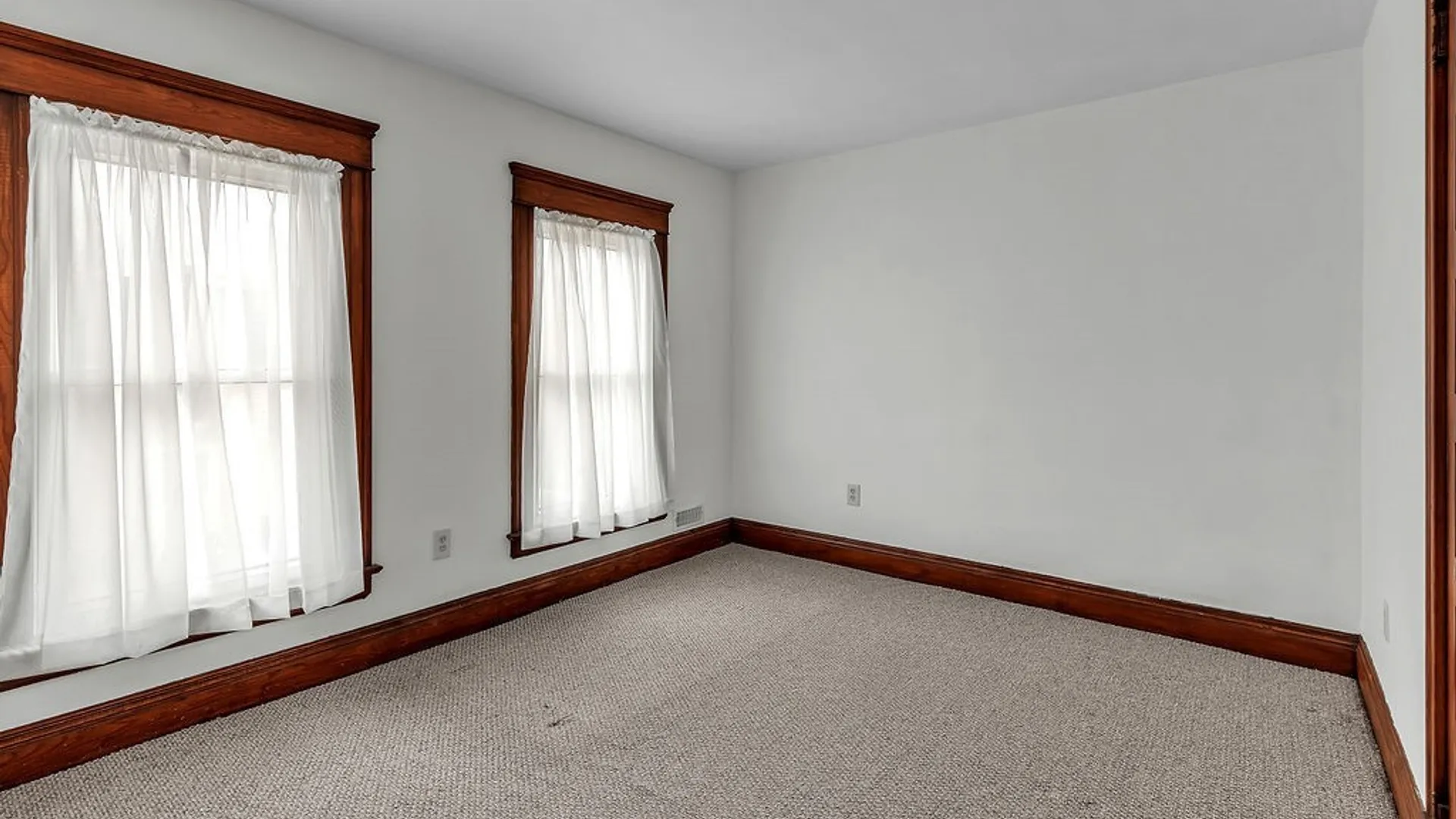 Property at 170 Central Avenue, Lancaster, NY 14086 46