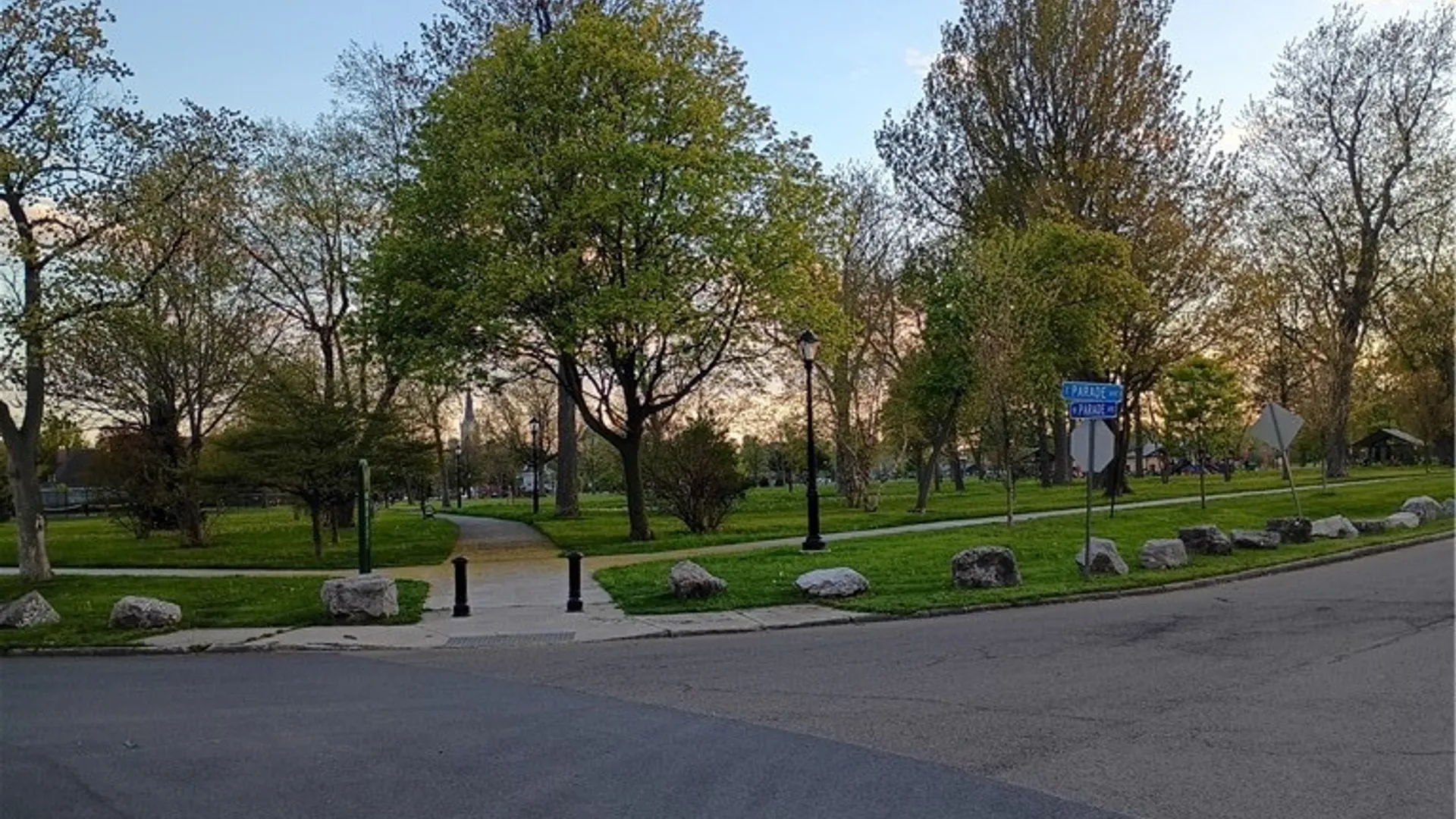 Property at 115 E Parade Avenue, Buffalo, NY 14211 2
