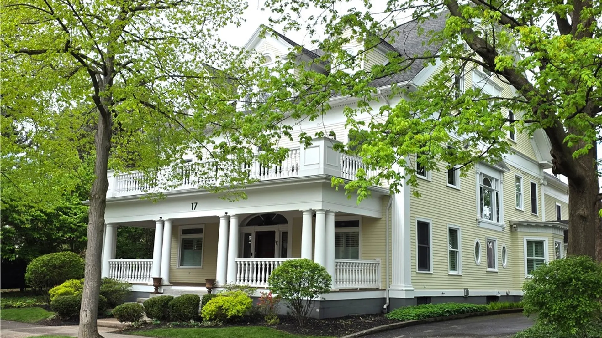 Property at 17 Sibley Place UN#03, Rochester, NY 14607 2